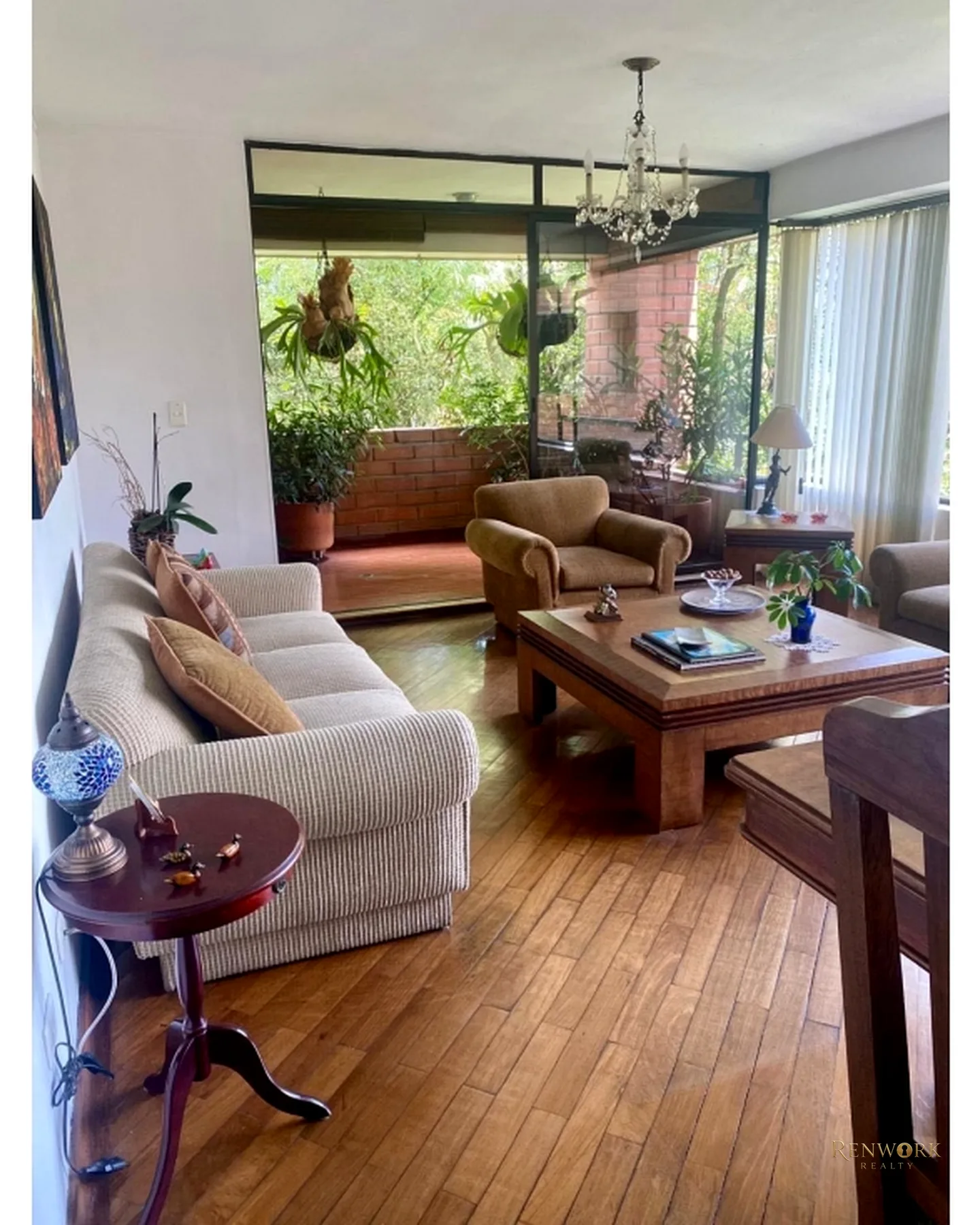 147 MTR PARA REMODELAR COMPLETAMENTE, MUY SILENCIOSO, SECTOR CALLE 10 · foto 2