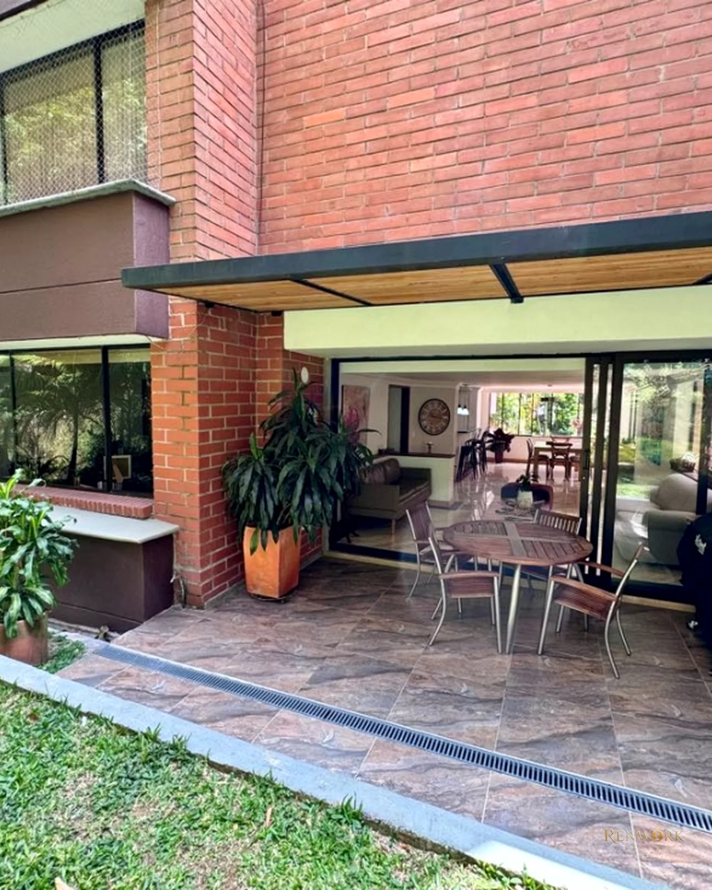 280 MTR CON SALIDA AL JARDÍN, 4 ALCOBAS CON BAÑO, 2 ESTUDIOS, SERVICIO · foto 18