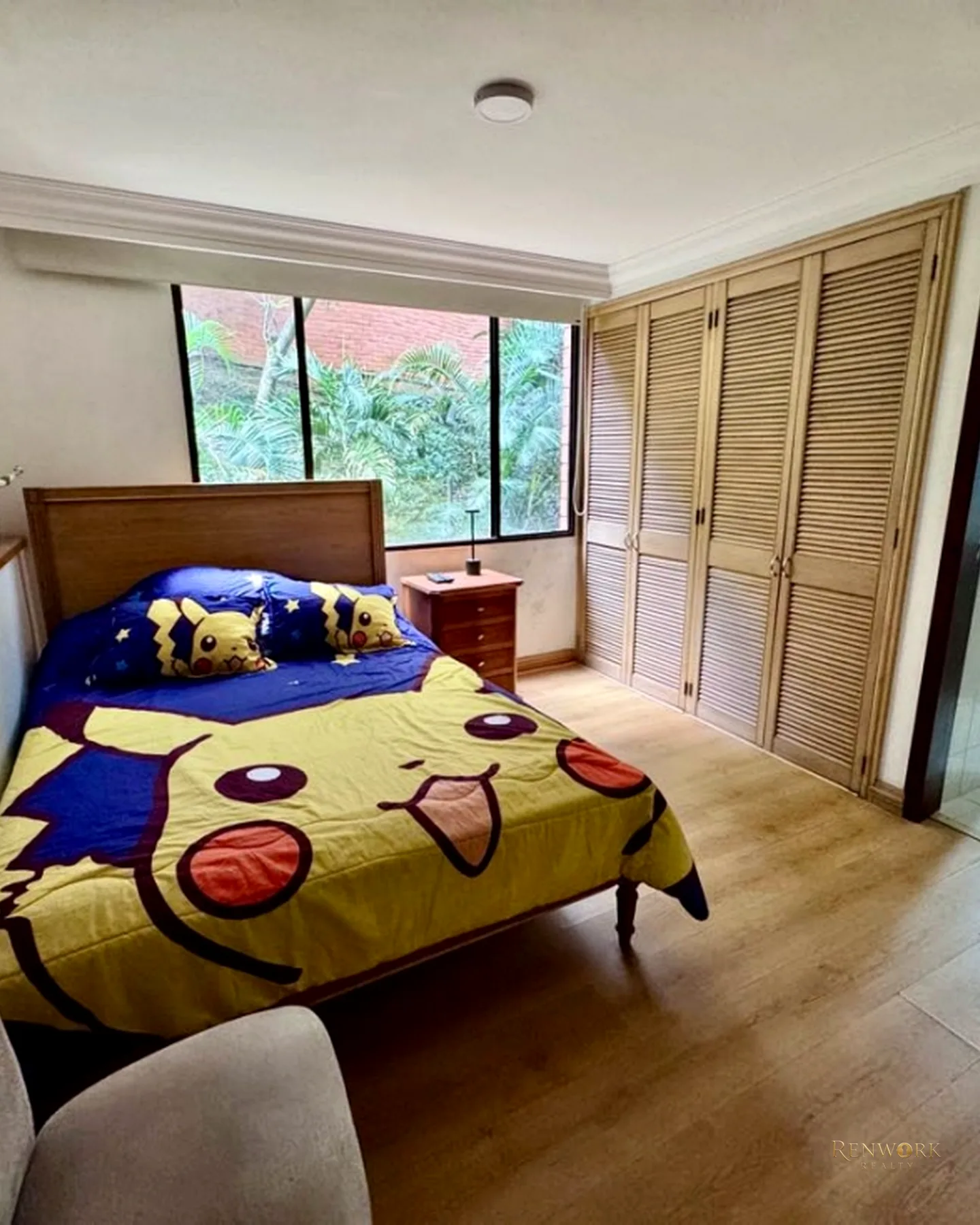 280 MTR CON SALIDA AL JARDÍN, 4 ALCOBAS CON BAÑO, 2 ESTUDIOS, SERVICIO · foto 10