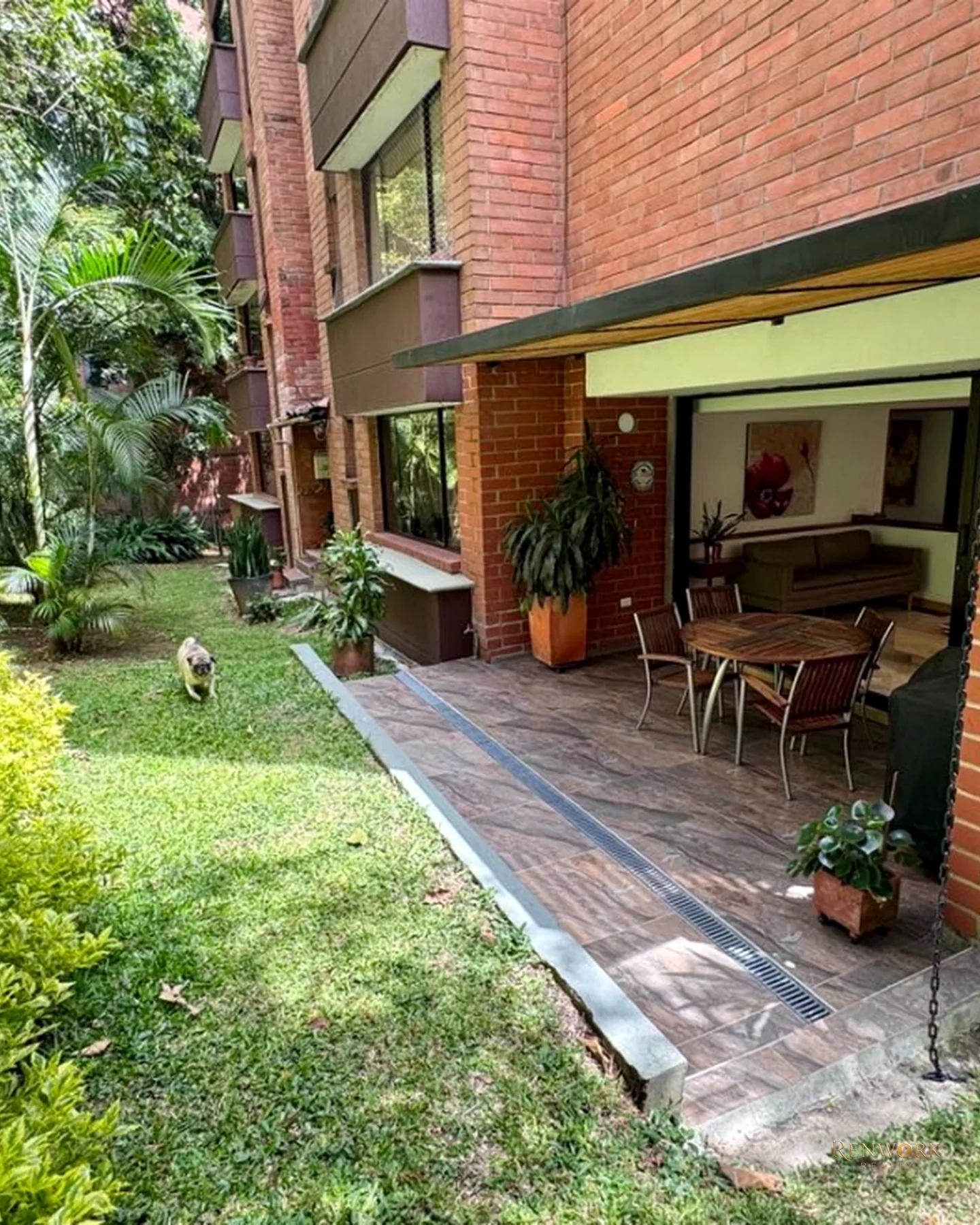 280 MTR CON SALIDA AL JARDÍN, 4 ALCOBAS CON BAÑO, 2 ESTUDIOS, SERVICIO · foto 19