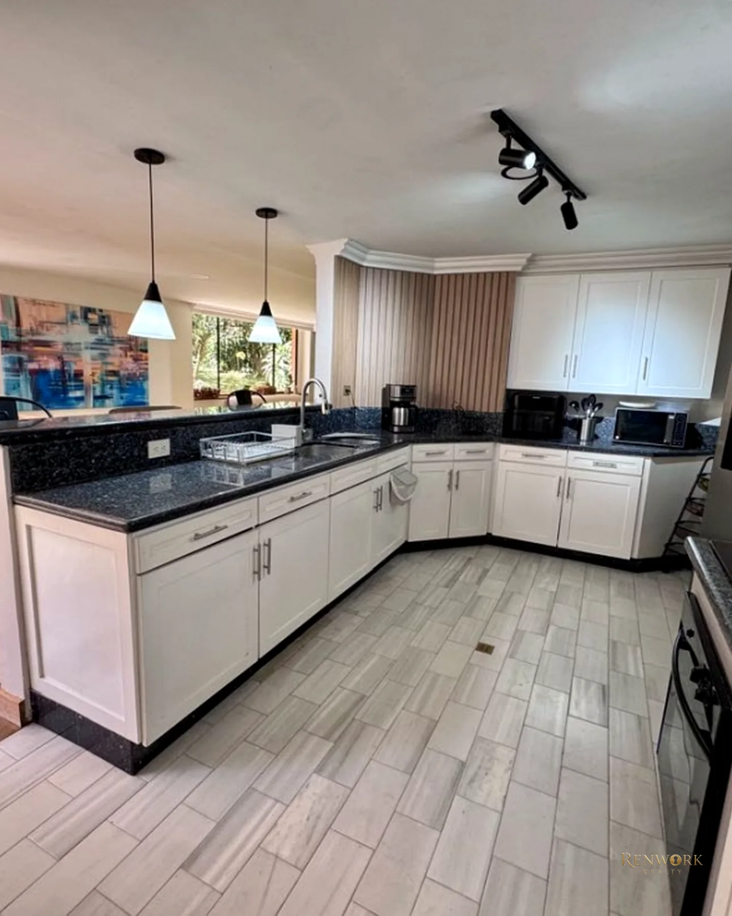 280 MTR CON SALIDA AL JARDÍN, 4 ALCOBAS CON BAÑO, 2 ESTUDIOS, SERVICIO · foto 4
