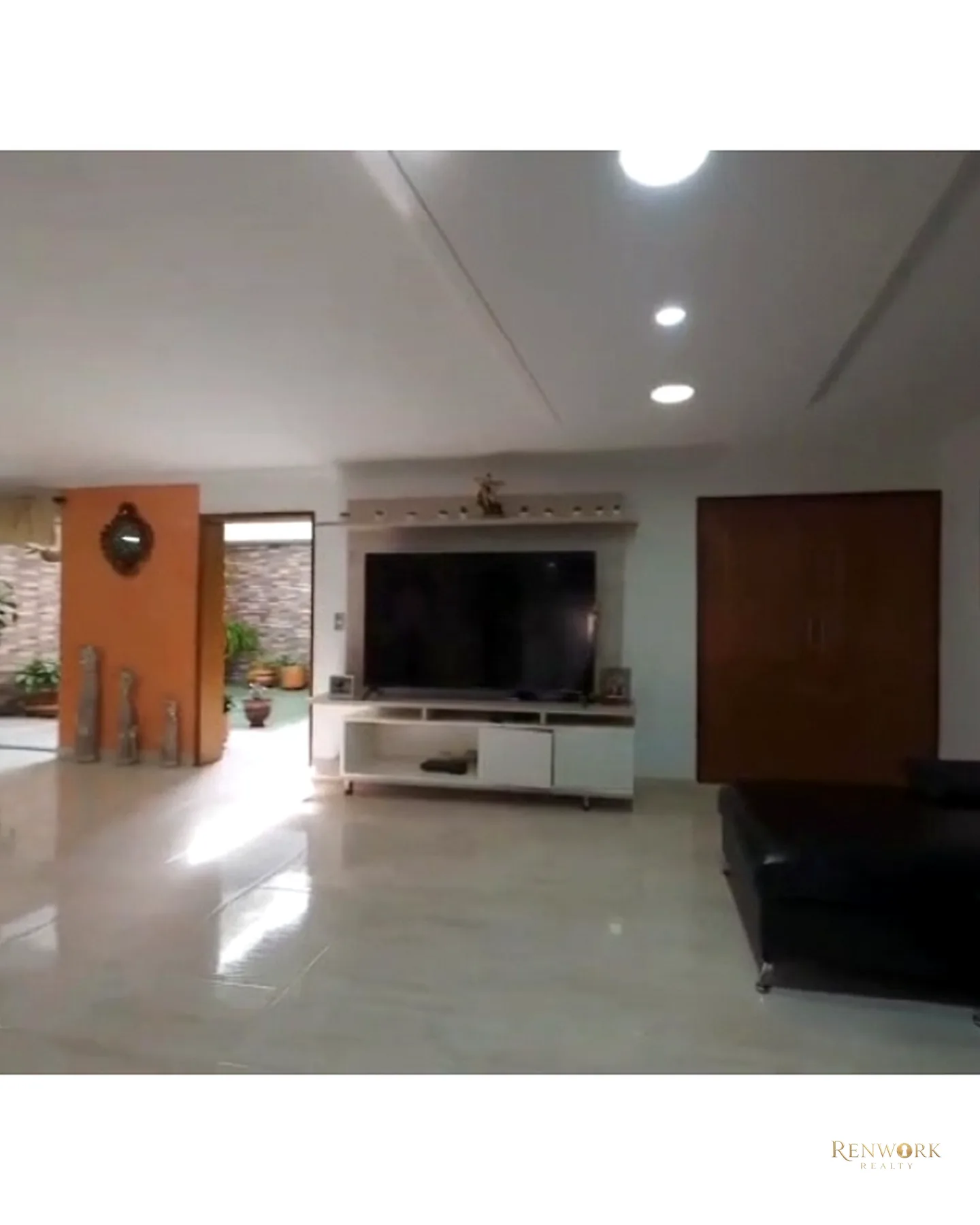 ¡AMPLIA CASA INDEPENDIENTE, UN SOLO NIVEL EN LAURELES LA CASTELLANA! · foto 3