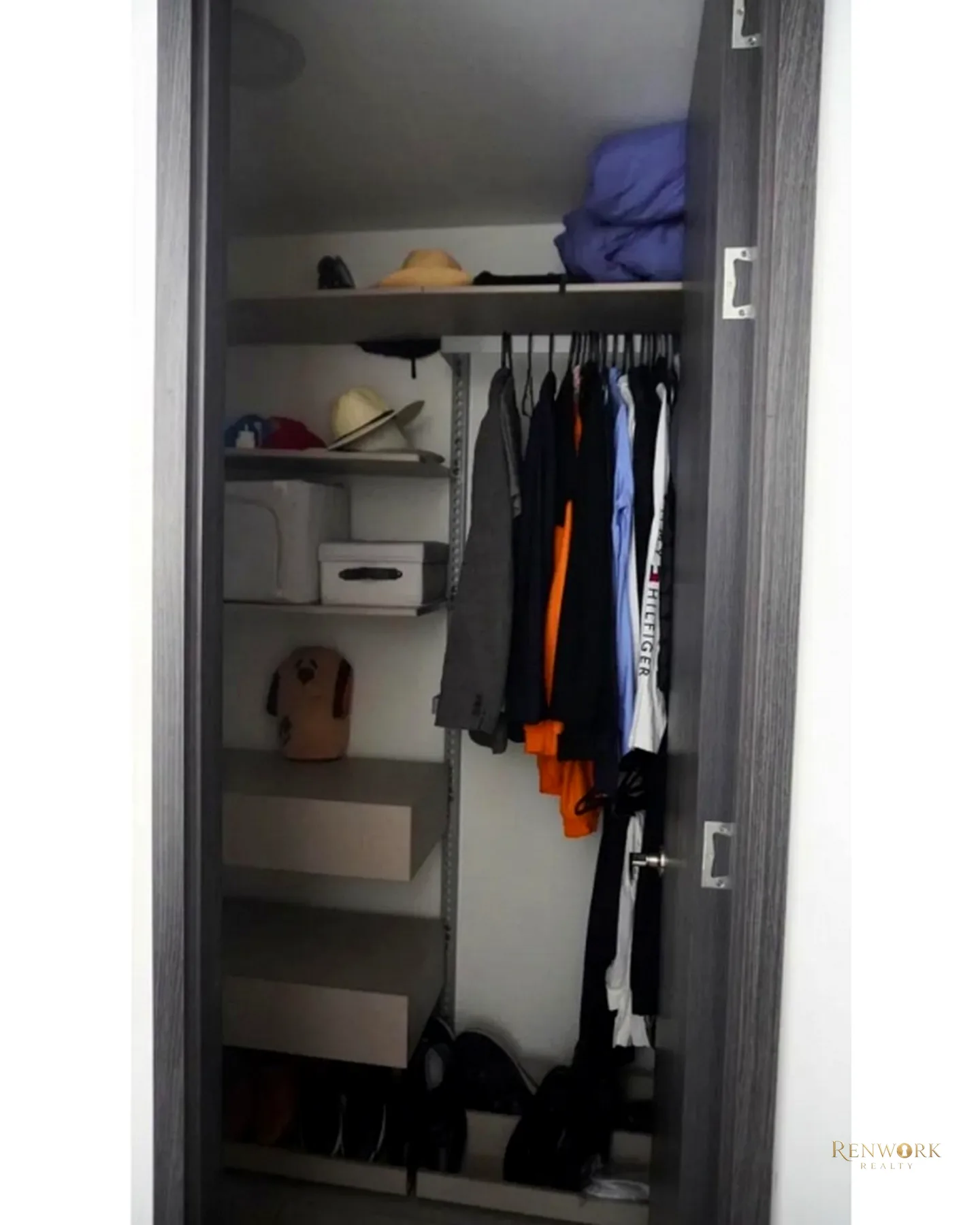 AMPLIO APARTAMENTO CIUDAD DEL RIO MEDELLIN · foto 9