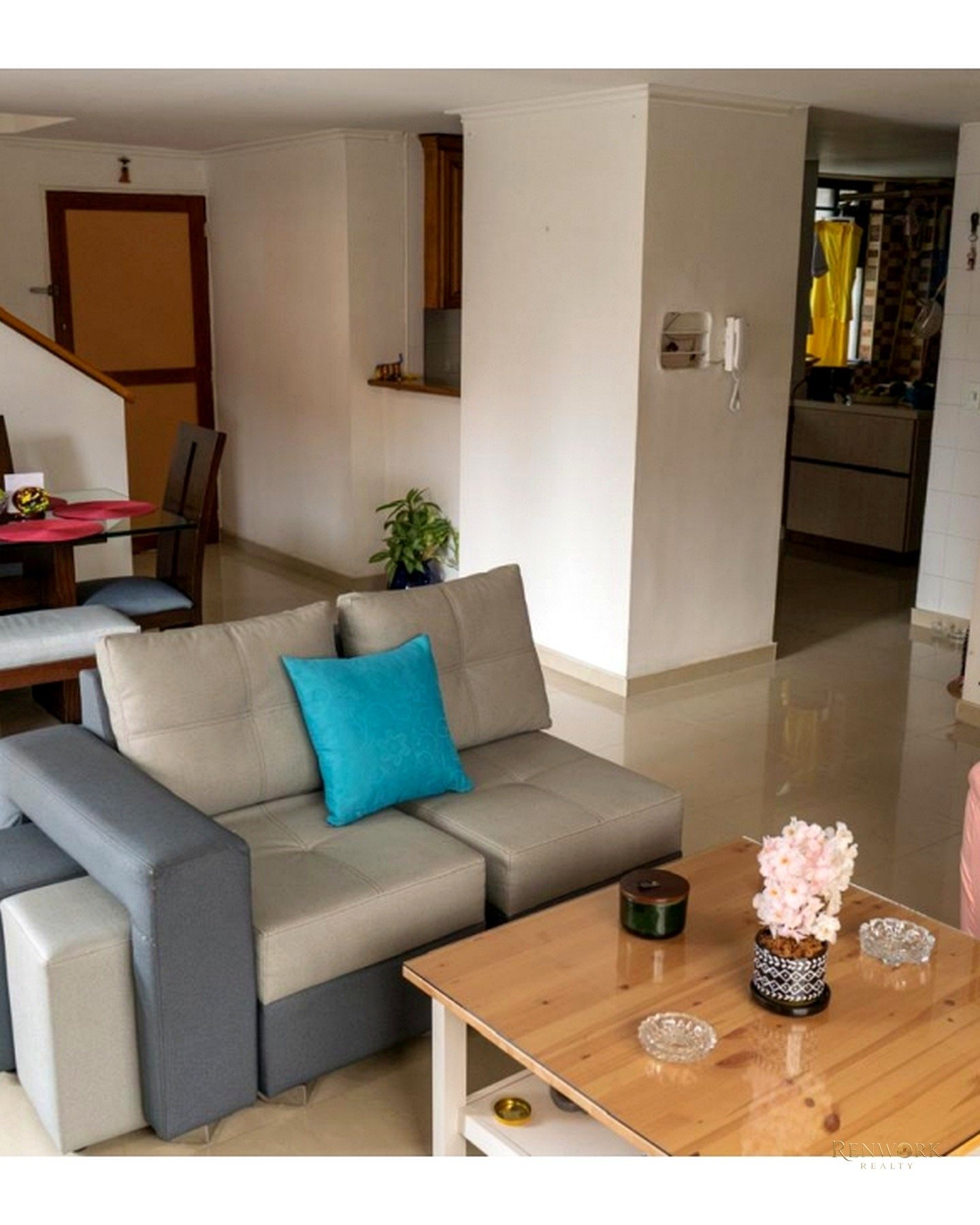 AMPLIO APARTAMENTO DÚPLEX A LA VENTA EN LAURELES · foto 3