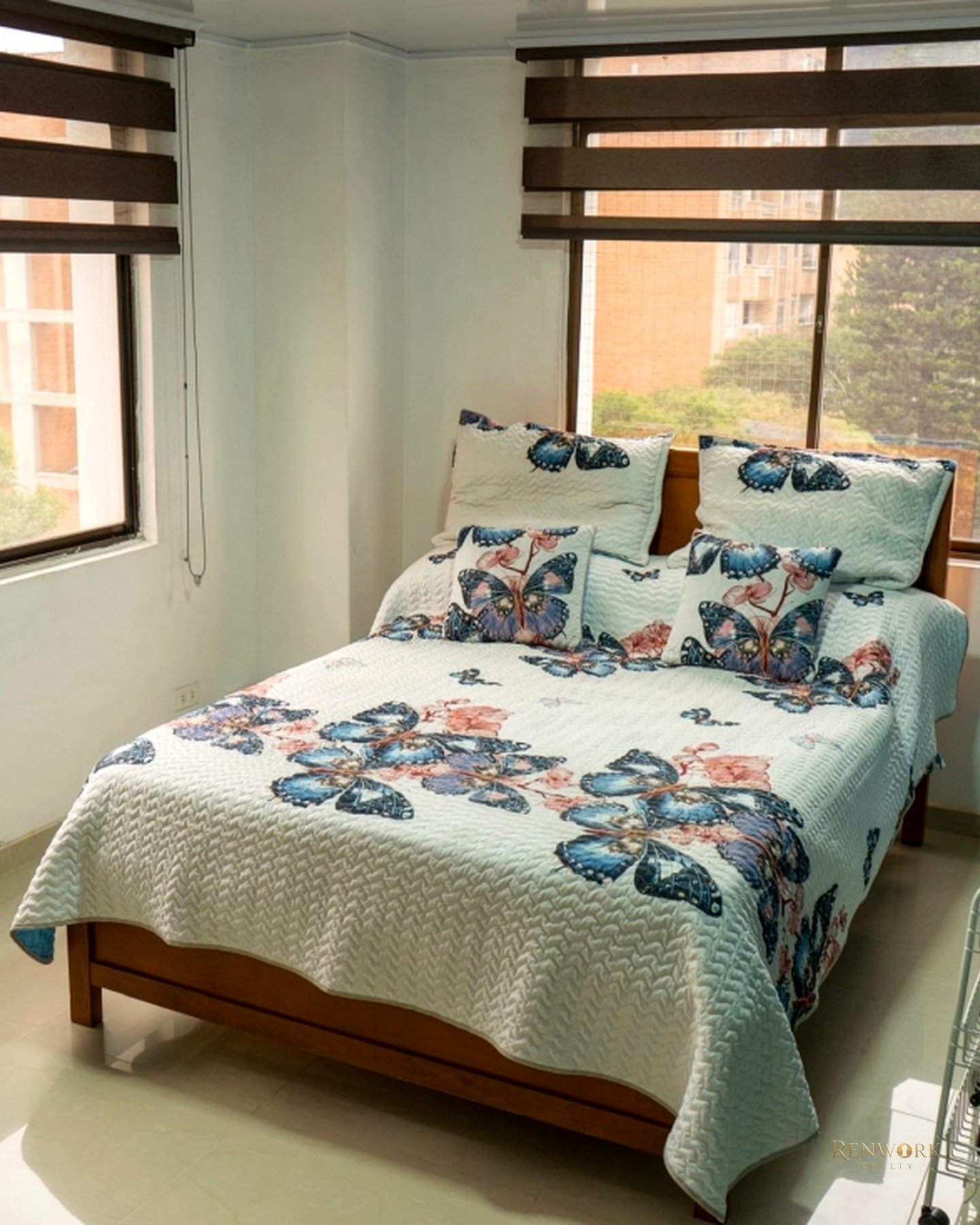 AMPLIO APARTAMENTO DÚPLEX A LA VENTA EN LAURELES · foto 12