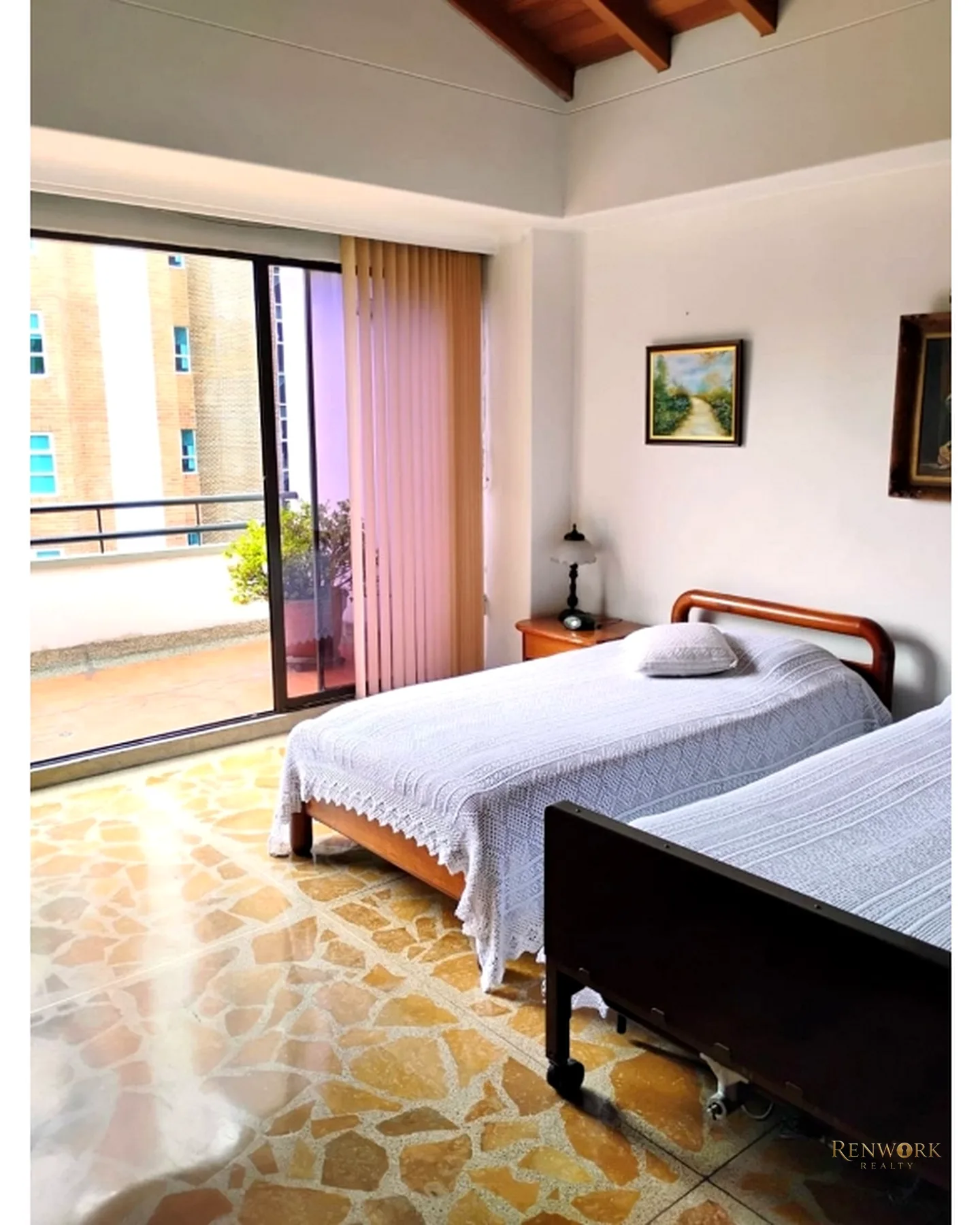 AMPLIO APARTAMENTO DUPLEX EN LAURELES · foto 9