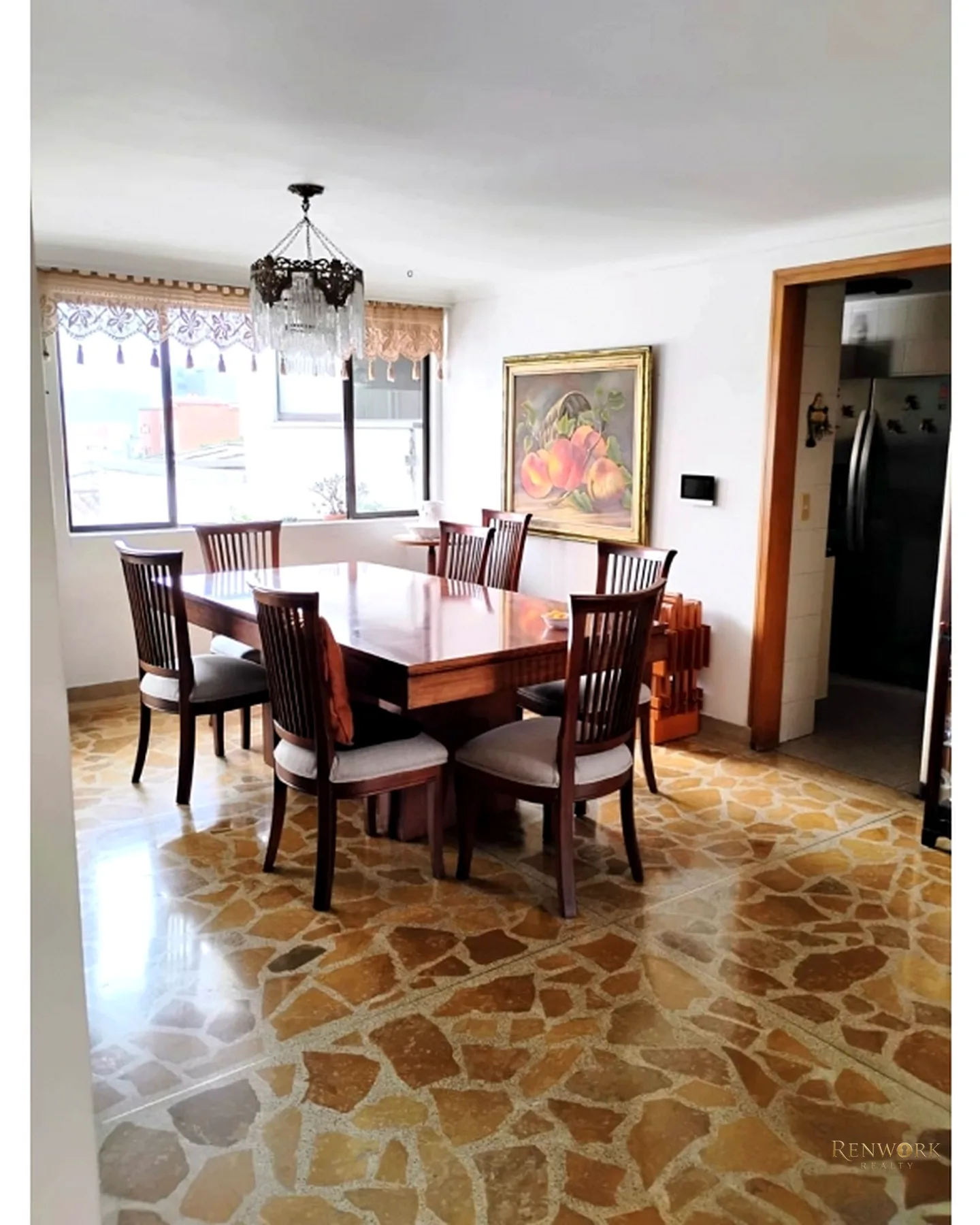 AMPLIO APARTAMENTO DUPLEX EN LAURELES · foto 3