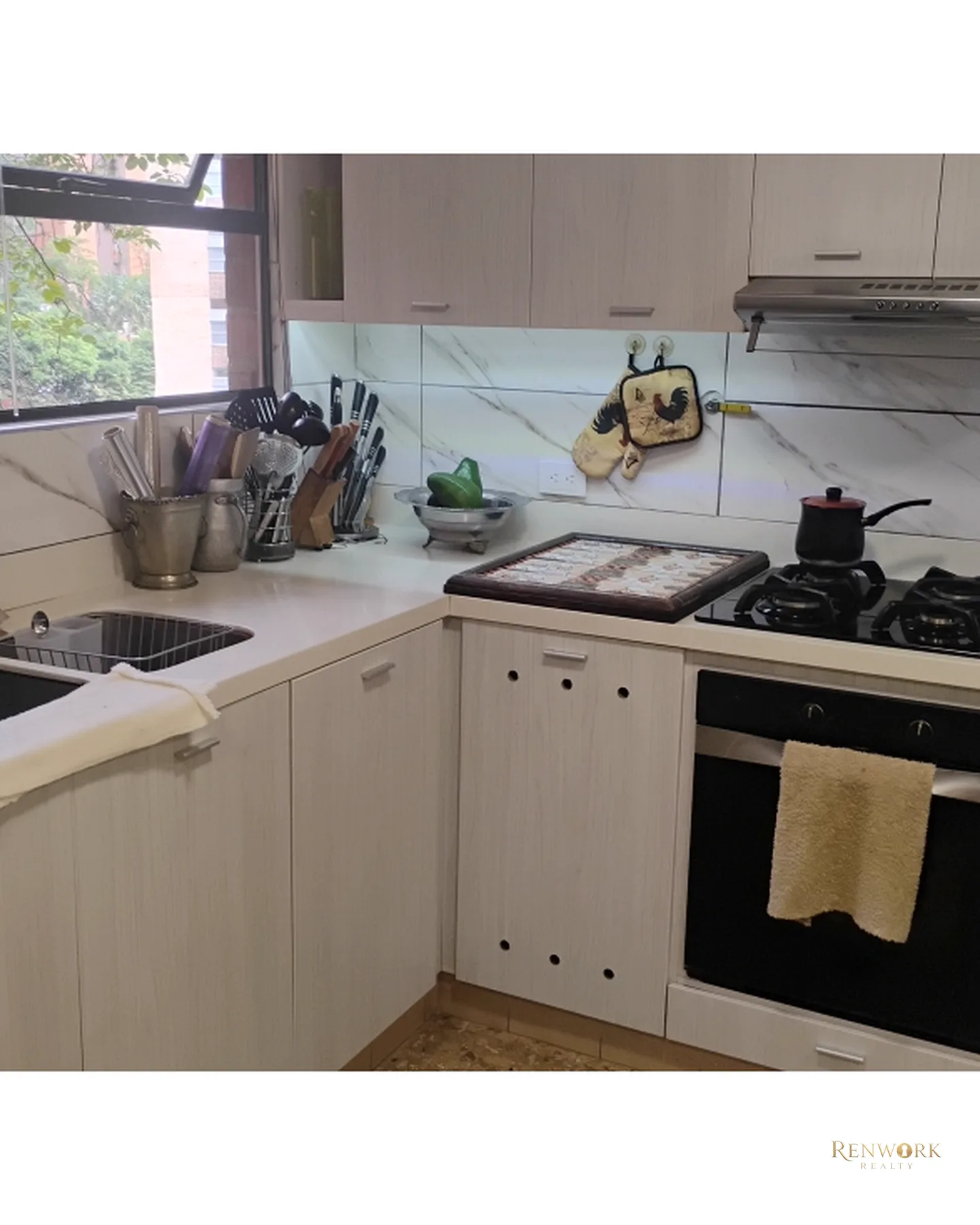 AMPLIO APARTAMENTO EN VENTA CASTROPOL EL POBLADO · foto 6
