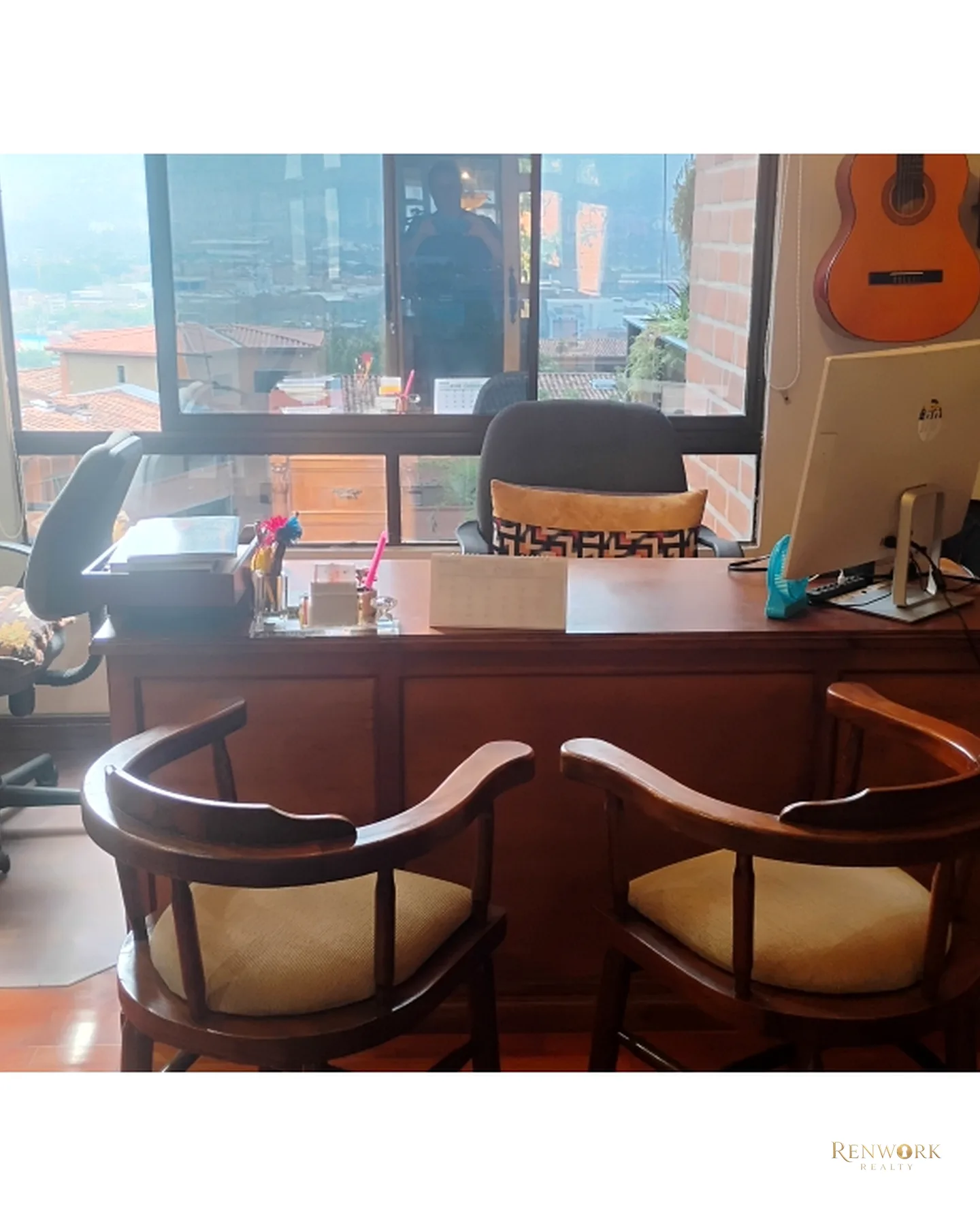 AMPLIO APARTAMENTO EN VENTA CASTROPOL EL POBLADO · foto 4