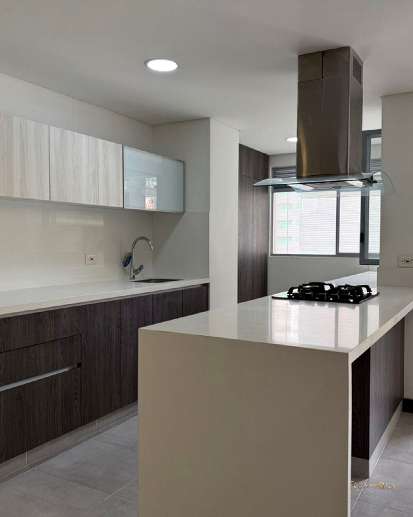 AMPLIO APARTAMENTO EN VENTA – CIUDAD DEL RÍO, MEDELLÍN K · foto 5