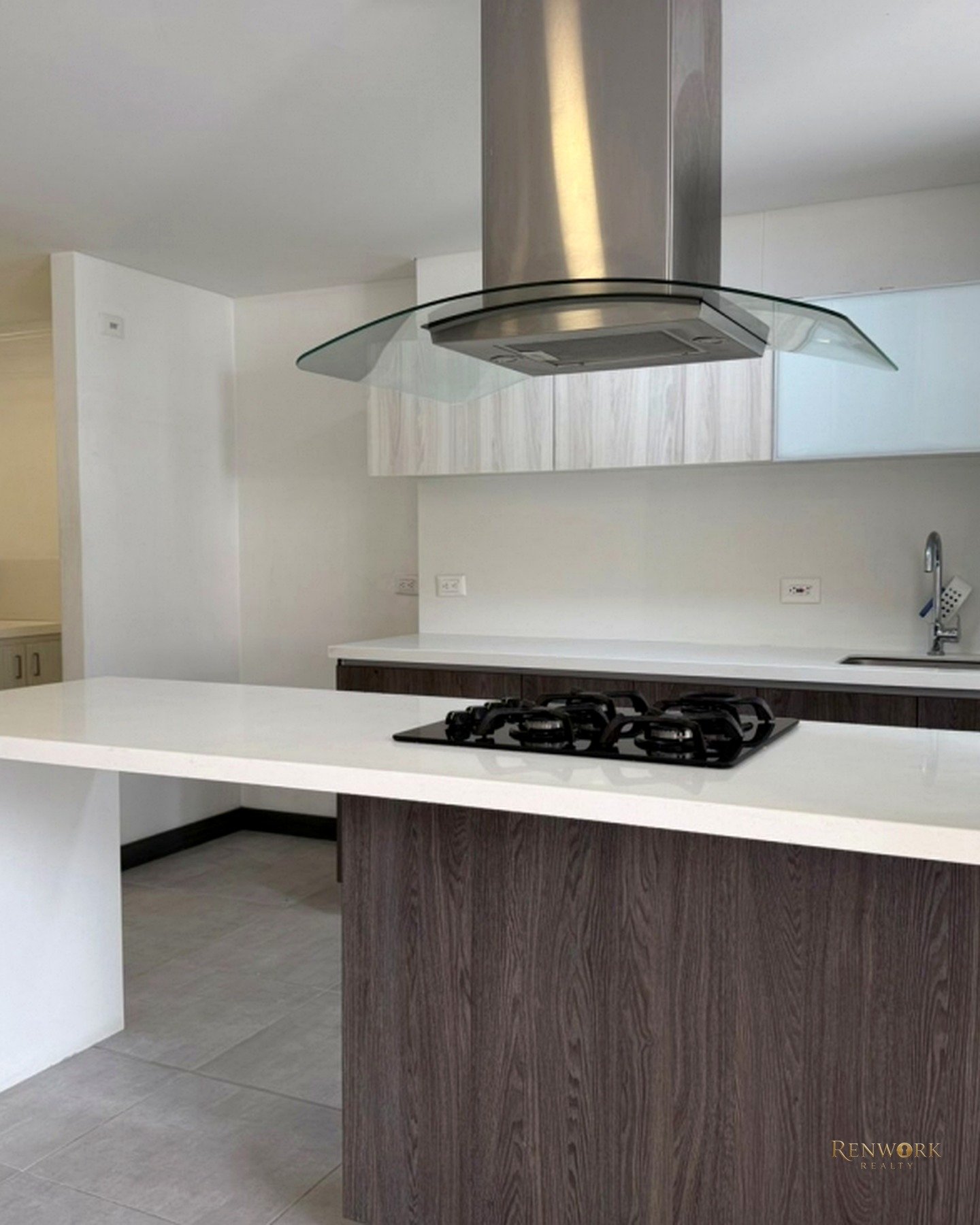 AMPLIO APARTAMENTO EN VENTA – CIUDAD DEL RÍO, MEDELLÍN K · foto 4