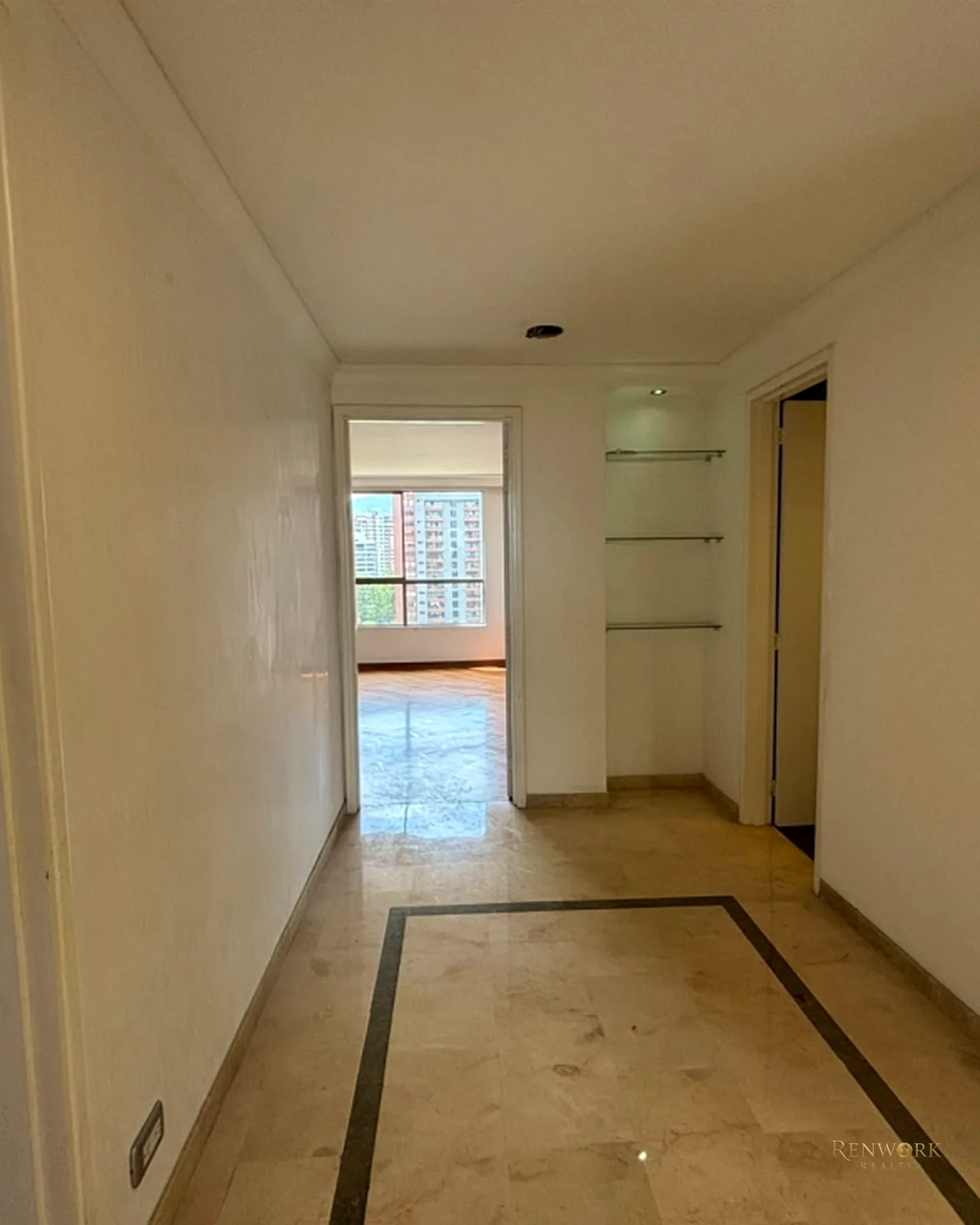 AMPLIO APARTAMENTO EN VENTA - POBLADO BALSOS · foto 11