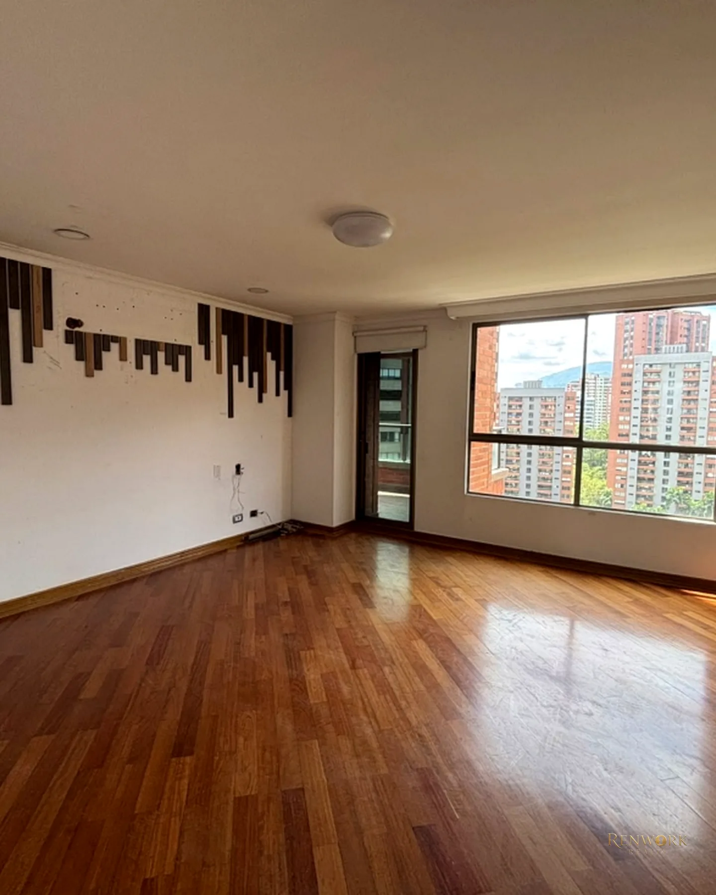 AMPLIO APARTAMENTO EN VENTA - POBLADO BALSOS · foto 10