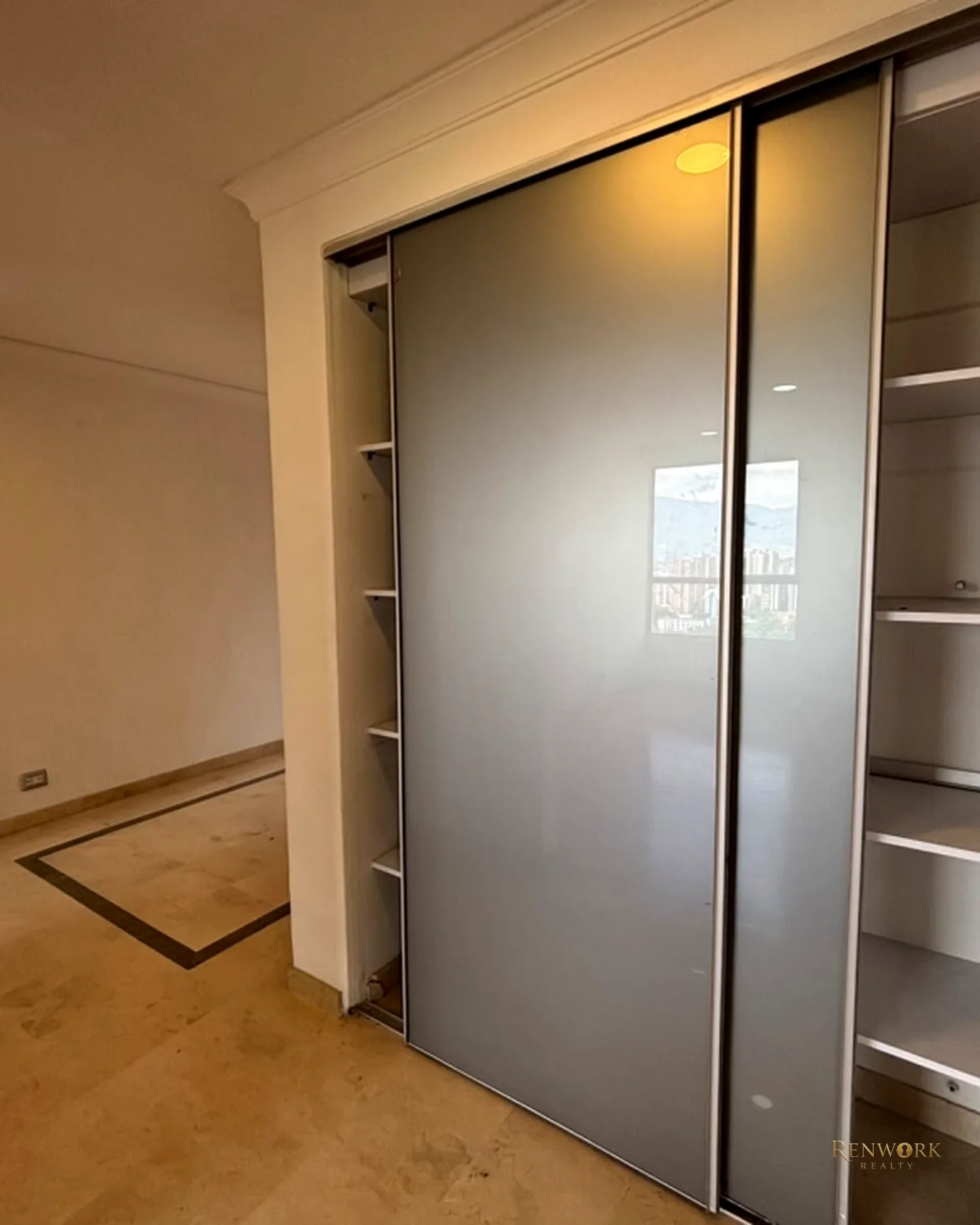 AMPLIO APARTAMENTO EN VENTA - POBLADO BALSOS · foto 14