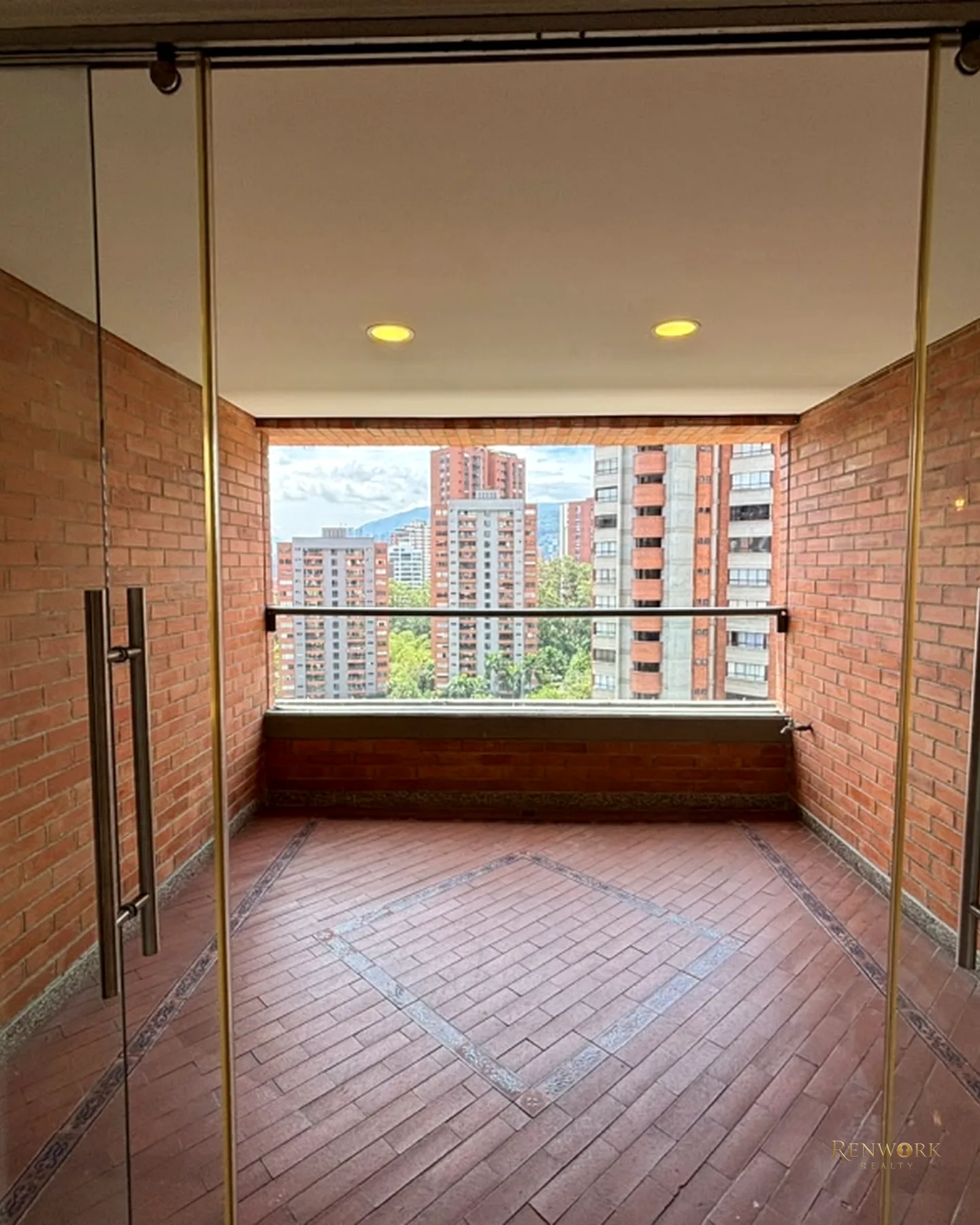 AMPLIO APARTAMENTO EN VENTA - POBLADO BALSOS · foto 21