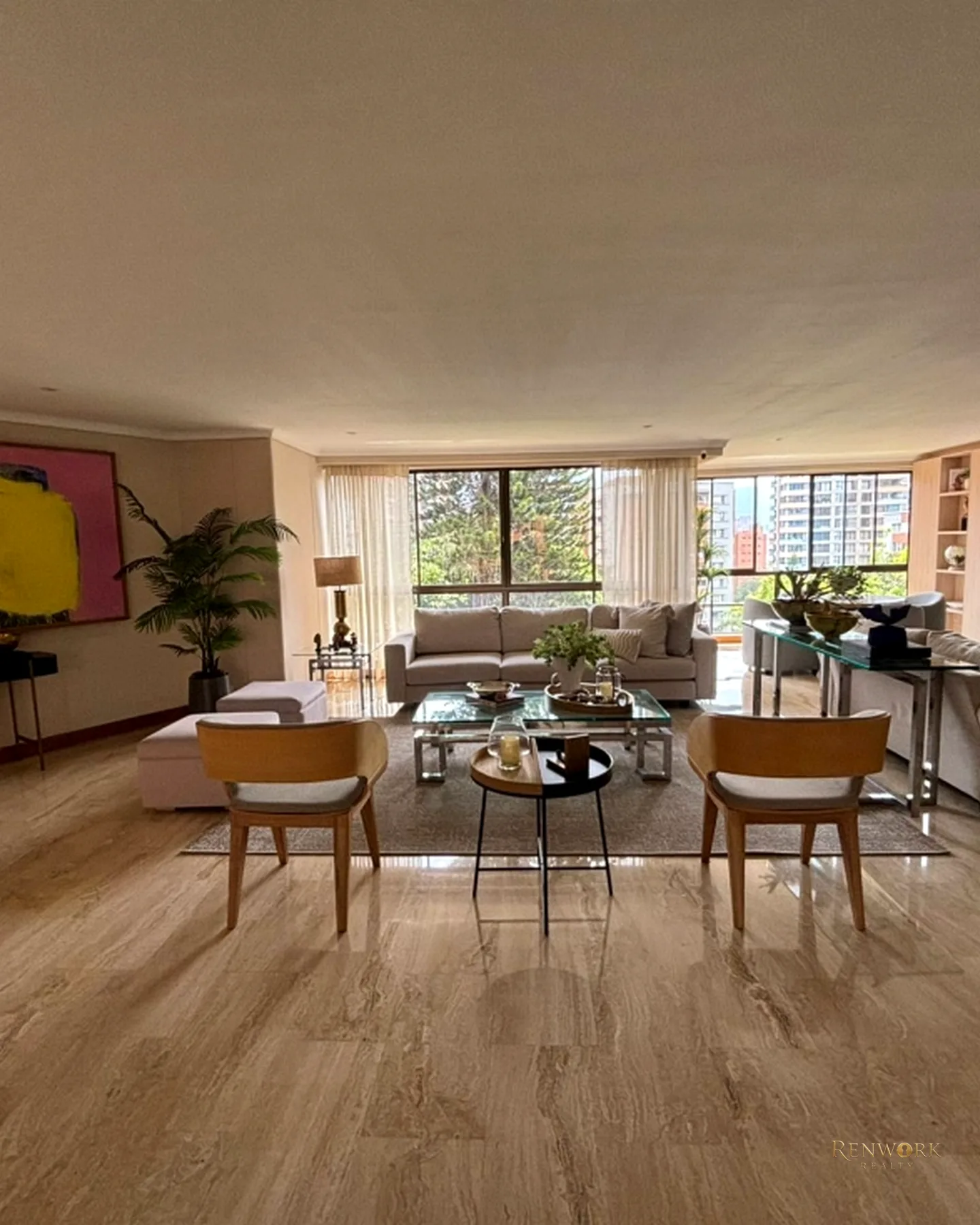 AMPLIO APARTAMENTO PARA VENTA EN EL SECTOR DE CASTROPOL, MEDELLIN · foto 3