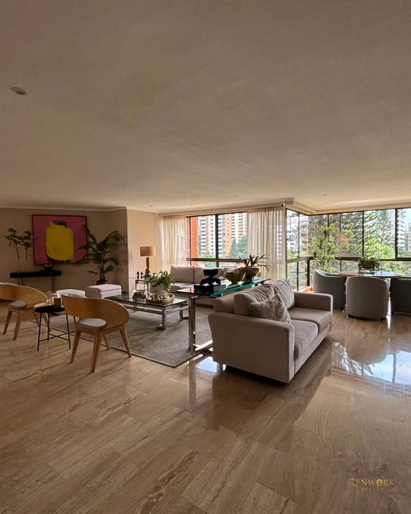 AMPLIO APARTAMENTO PARA VENTA EN EL SECTOR DE CASTROPOL, MEDELLIN · foto 4