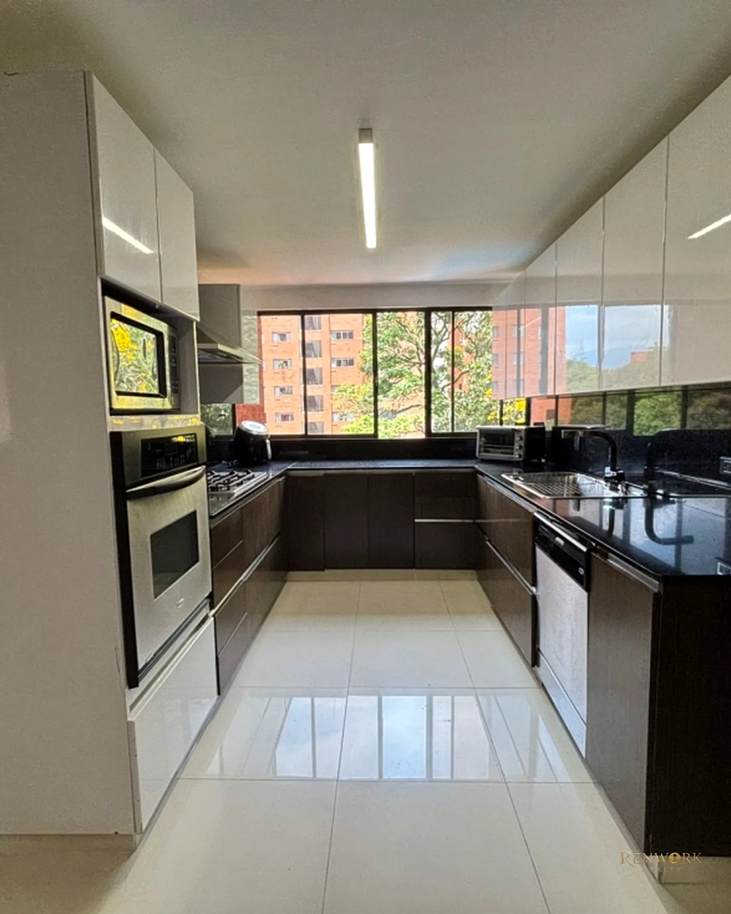 AMPLIO APARTAMENTO PARA VENTA EN EL SECTOR DE CASTROPOL, MEDELLIN · foto 12