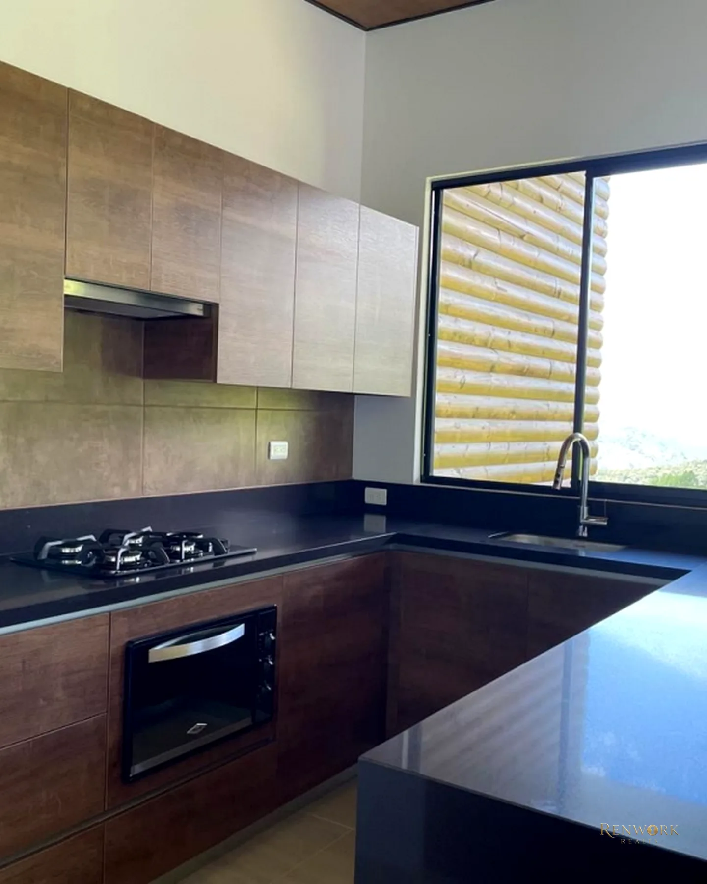 AMPLIO Y HERMOSO APARTAMENTO CON VISTA VERDE EN EL RETIRO · foto 3