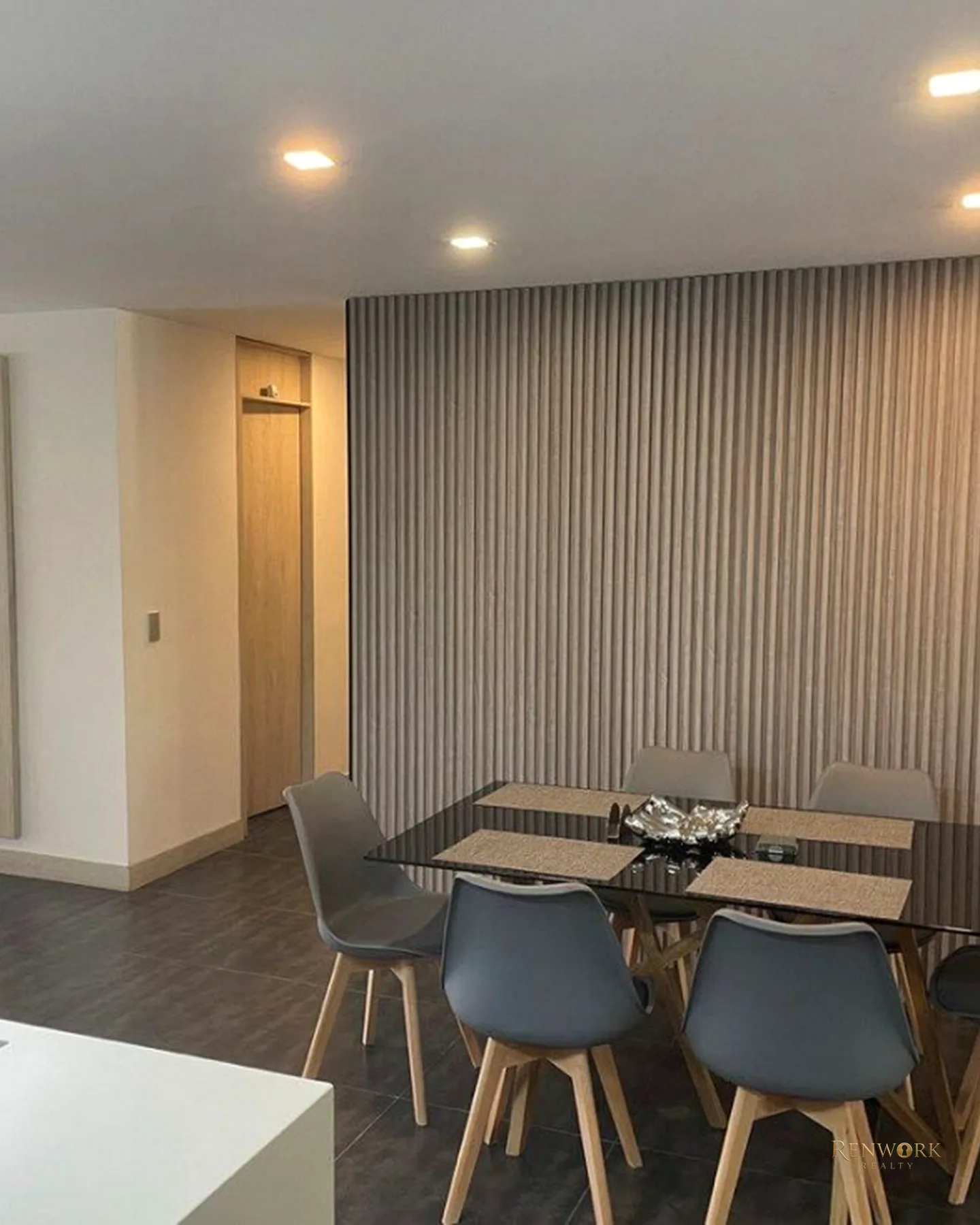 APARTAMENTO AMOBLADO VENTA EL POBLADO LOS PARRA REMODELADO✨ · foto 5