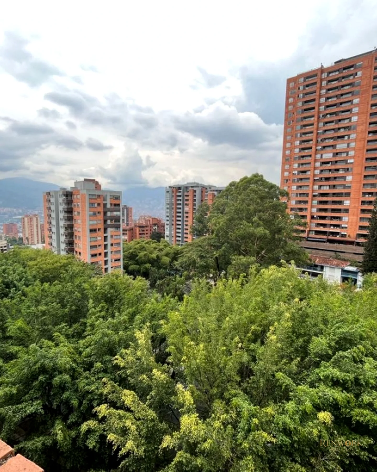APARTAMENTO ÁREA 185MT2/ POBLADO/BALSOS/3 ALCOBAS/U.COM · foto 22