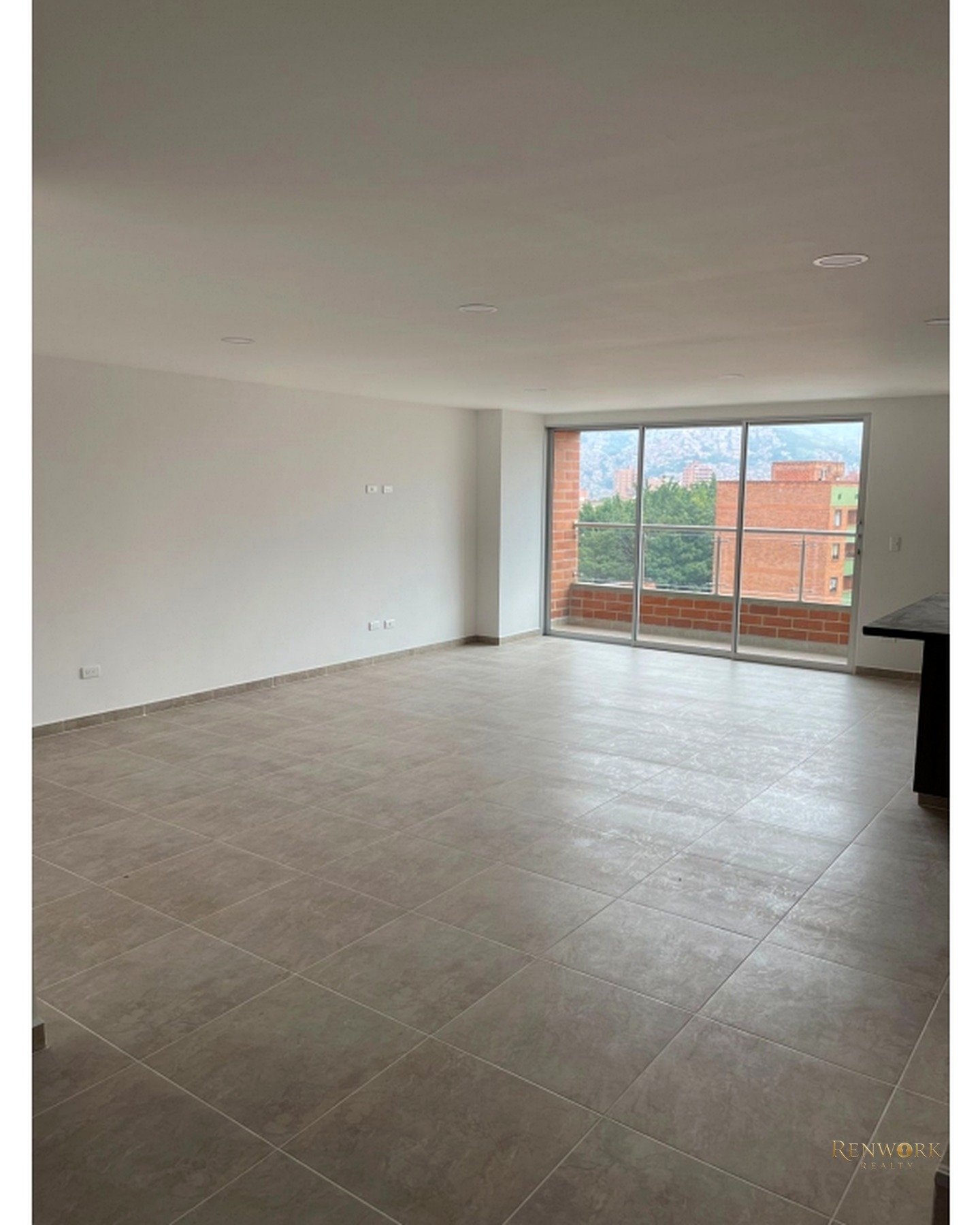 Vista de APARTAMENTO CON TERRAZA PRIVADA SECTOR LAURELES PARA LA VENTA