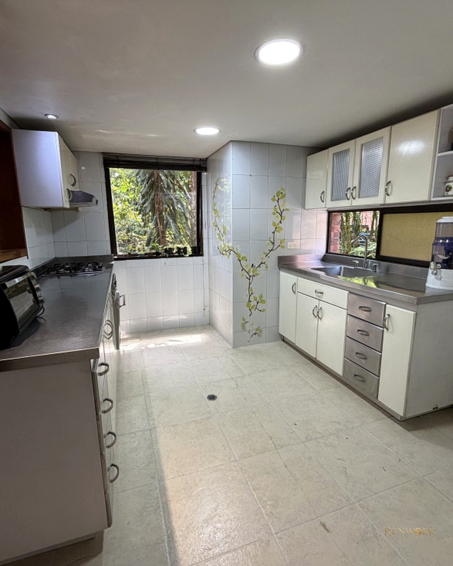 APARTAMENTO DE 3 NIVELES CON GRAN POTENCIAL DE REFORMA EN EL POBLADO · foto 7