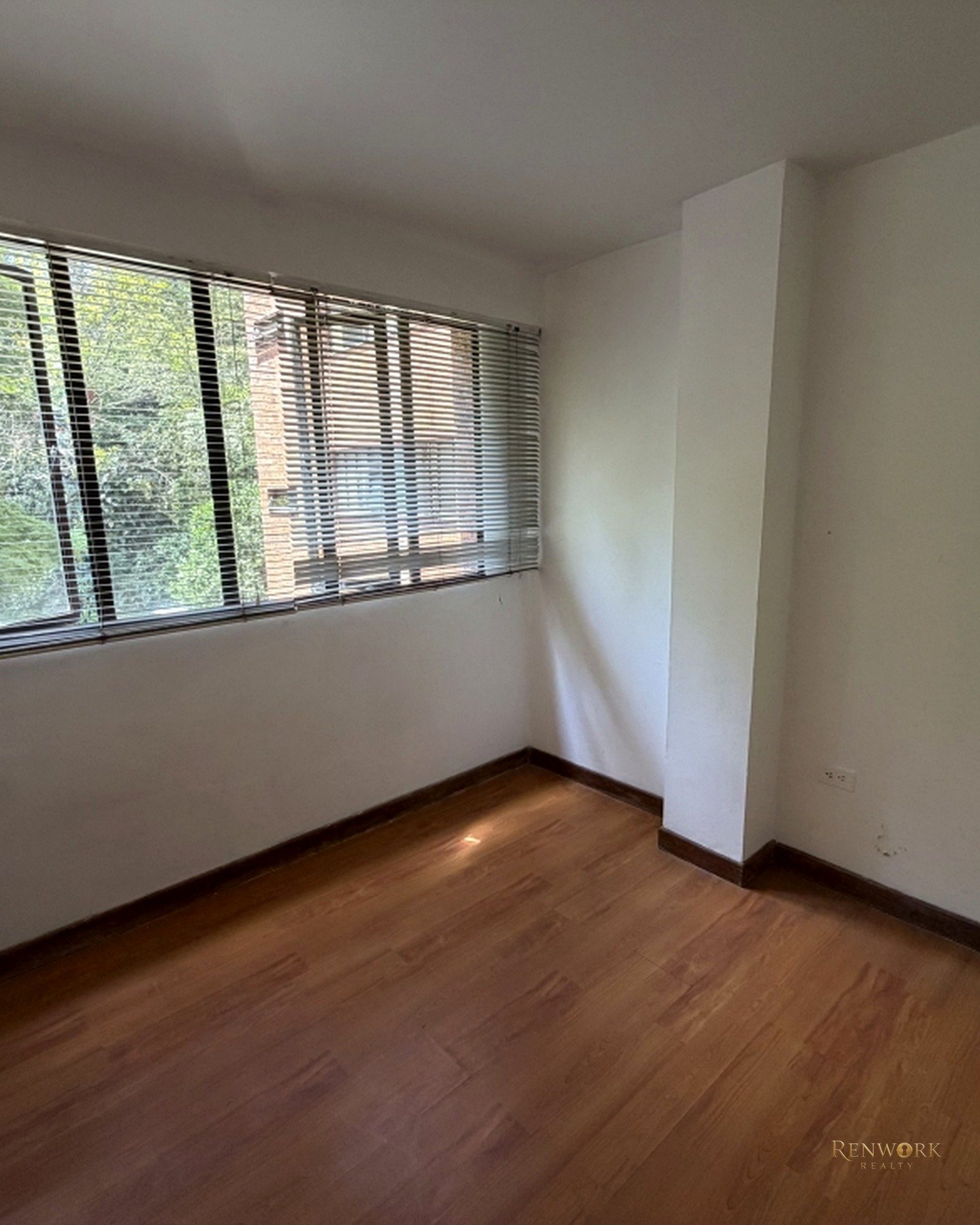 APARTAMENTO DE 3 NIVELES CON GRAN POTENCIAL DE REFORMA EN EL POBLADO · foto 10