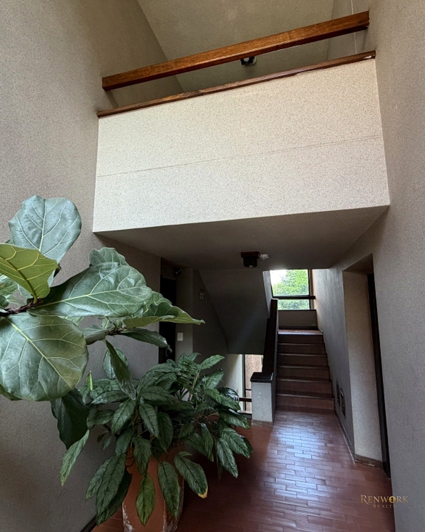 APARTAMENTO DE 3 NIVELES CON GRAN POTENCIAL DE REFORMA EN EL POBLADO · foto 23