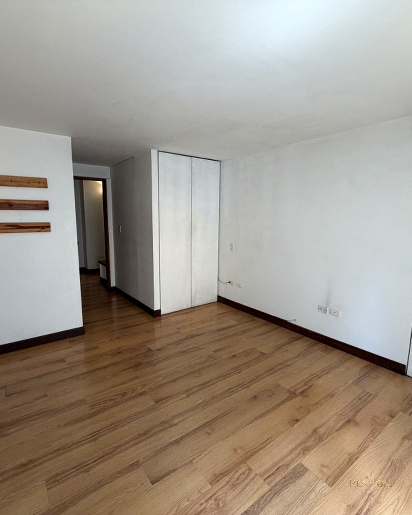 APARTAMENTO DE 3 NIVELES CON GRAN POTENCIAL DE REFORMA EN EL POBLADO · foto 15