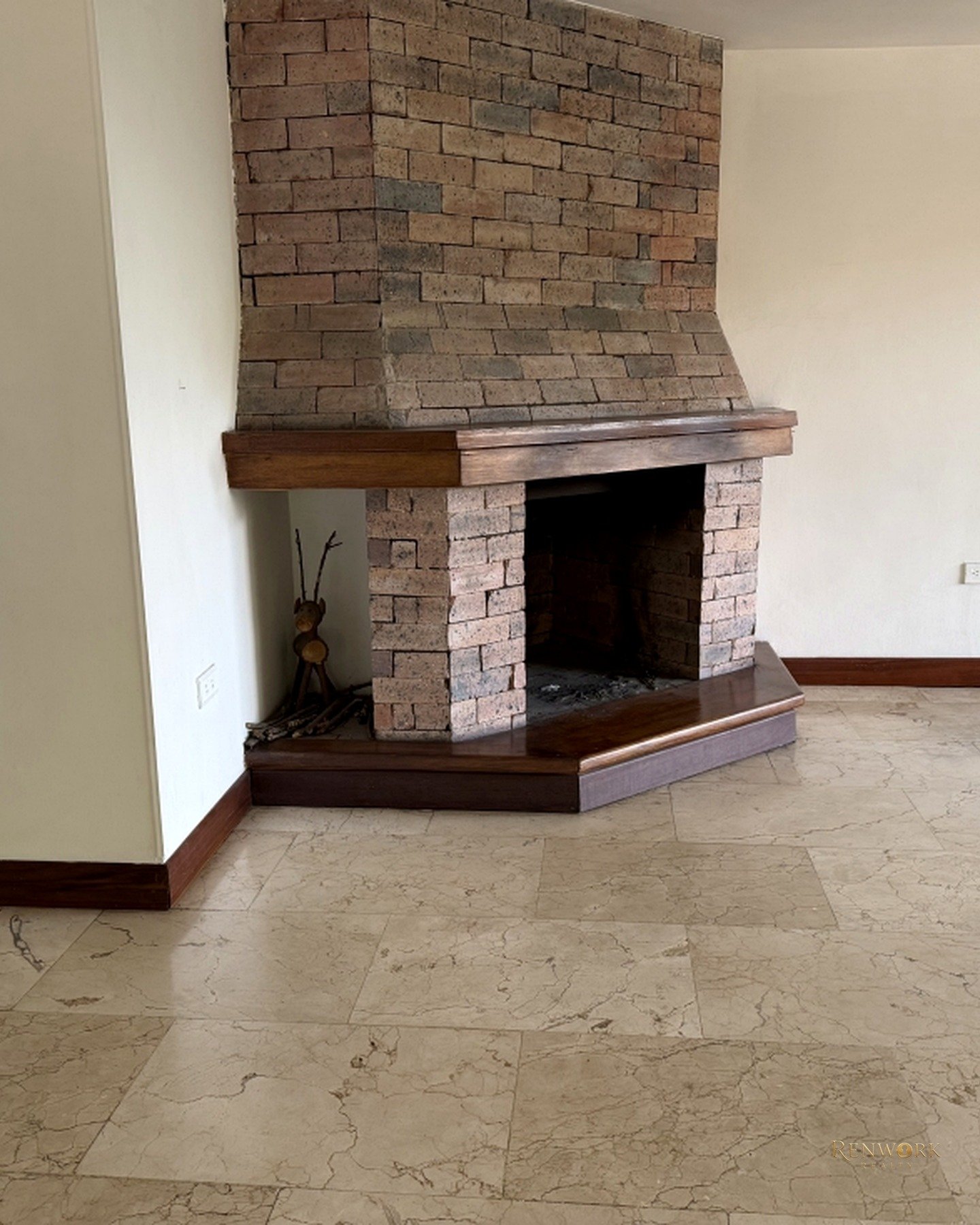 APARTAMENTO DE 3 NIVELES CON GRAN POTENCIAL DE REFORMA EN EL POBLADO · foto 5