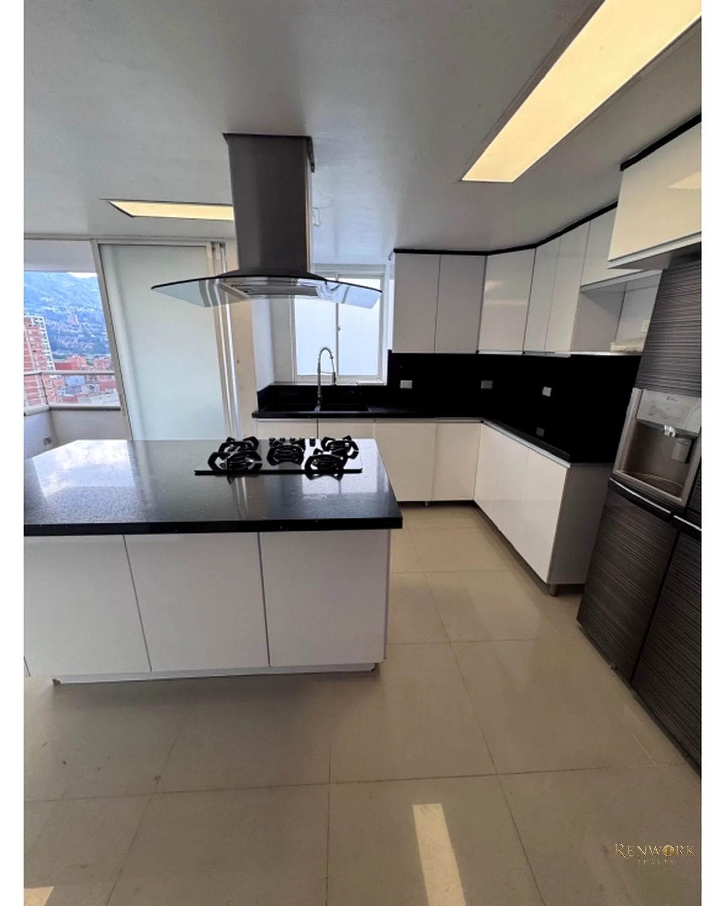 APARTAMENTO DE LUJO EN SABANETA · foto 4