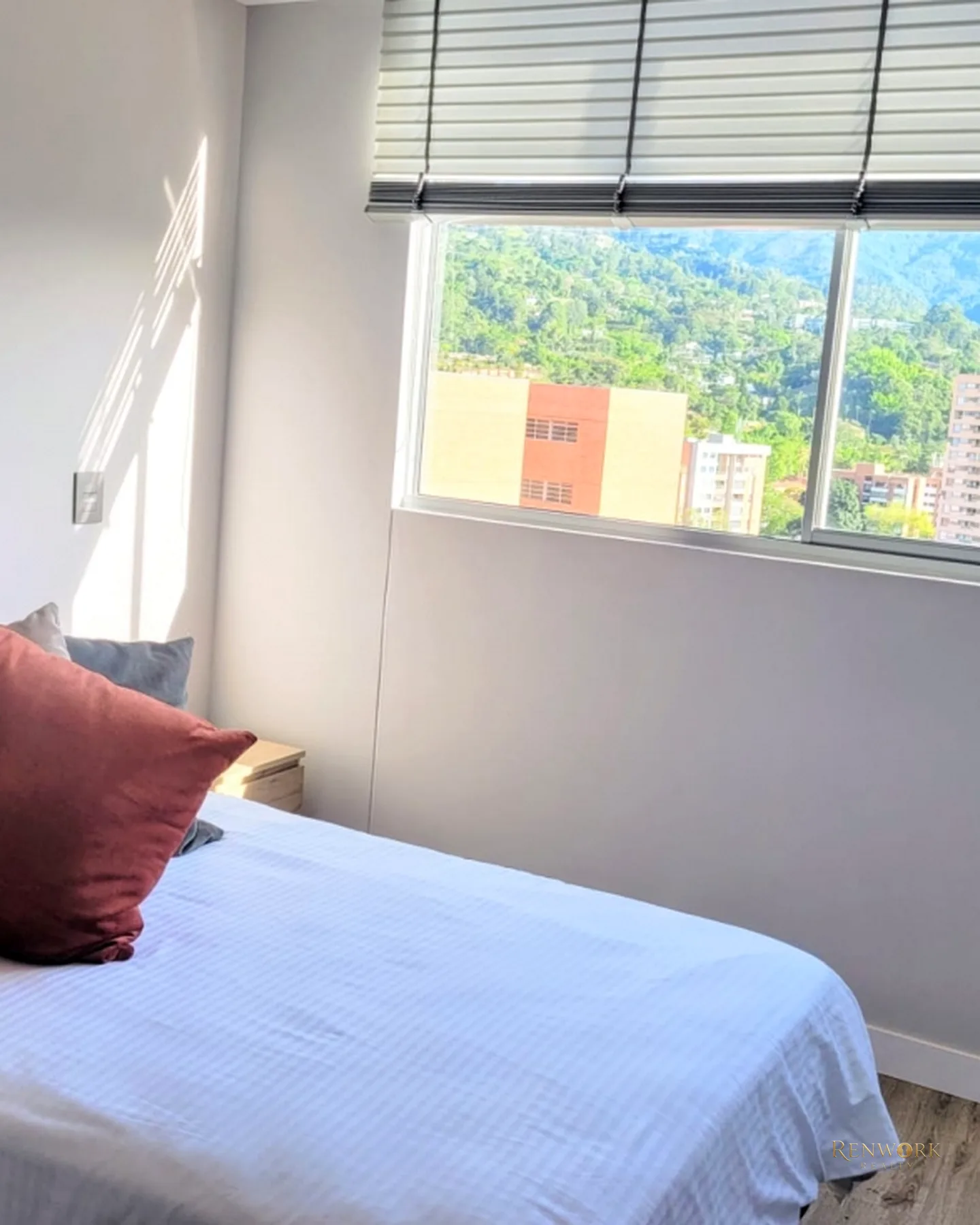 APARTAMENTO DE REVISTA EN ENVIGADO – LOS MESA. VENTA · foto 9