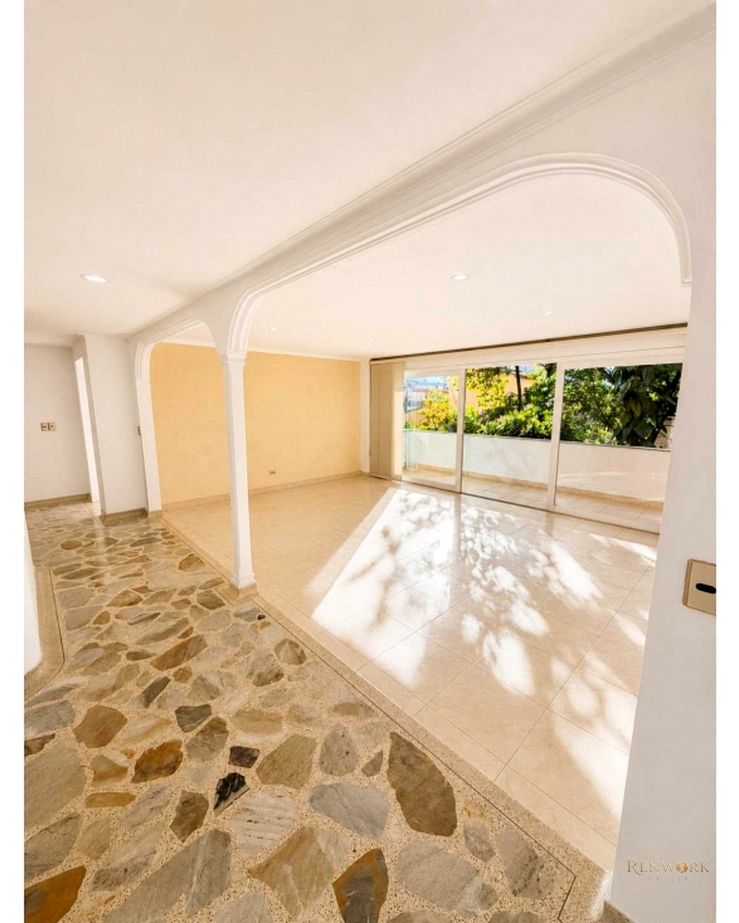 Vista de APARTAMENTO DE TRES HABITACIONES PARA REFORMAR EN CASTROPOL