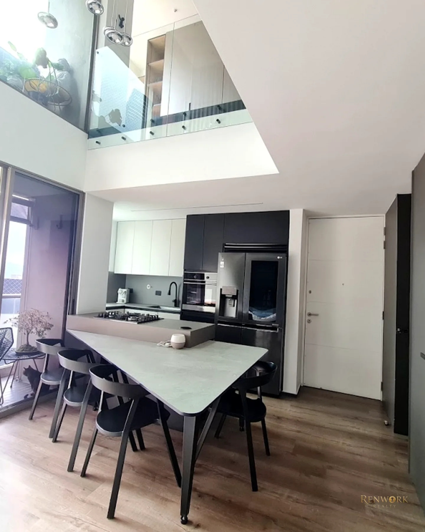 APARTAMENTO DÚPLEX EN VENTA EL POBLADO, SECTOR PADRE MARIANITO. · foto 5