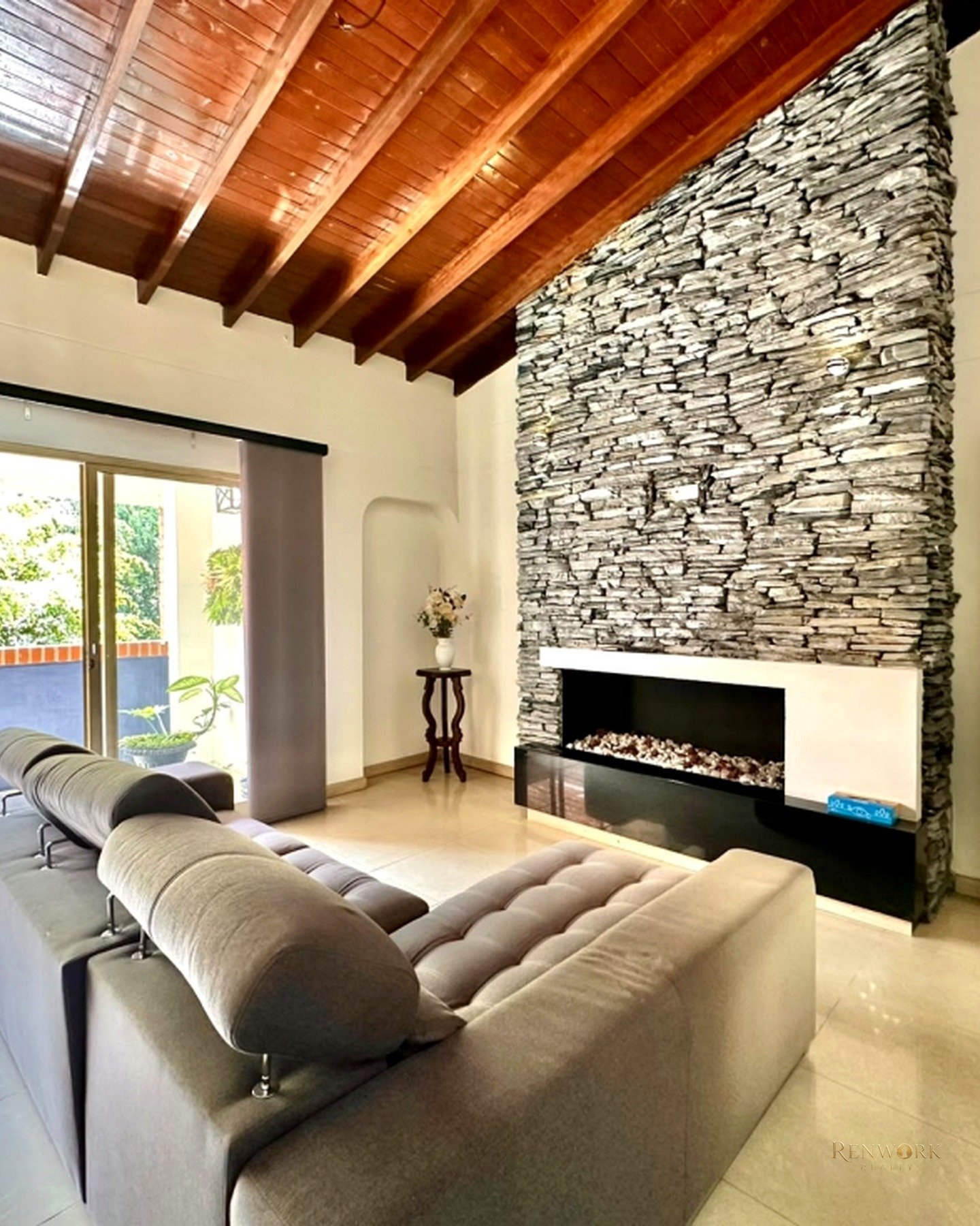 APARTAMENTO DÚPLEX PARA VENTA EN EL POBLADO, TRANSVERSAL INFERIOR · foto 3