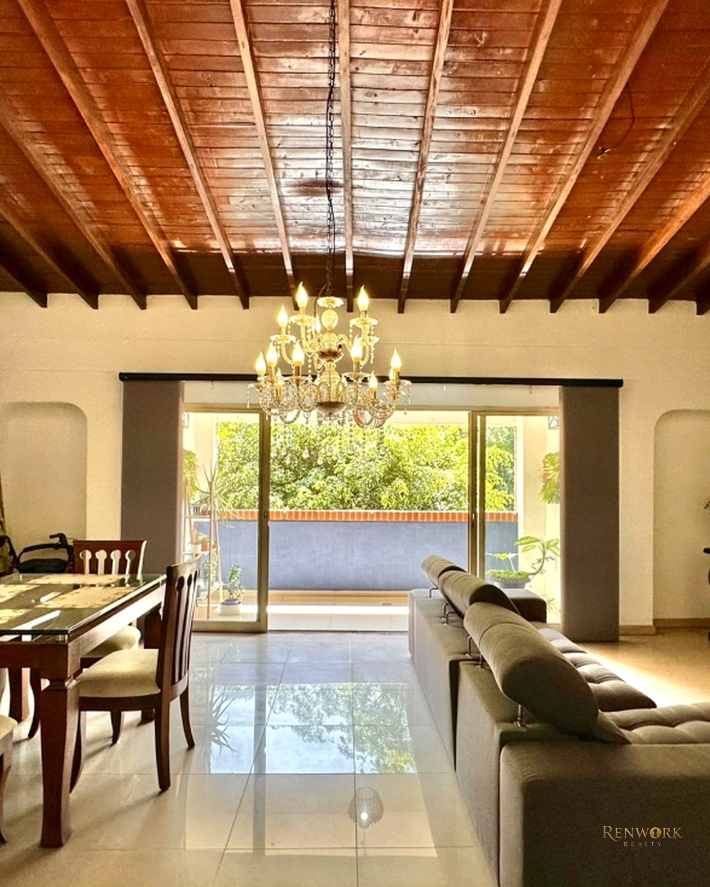 Vista de APARTAMENTO DÚPLEX PARA VENTA EN EL POBLADO, TRANSVERSAL INFERIOR