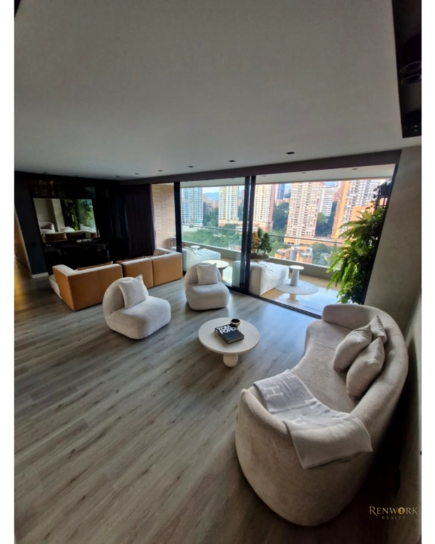 APARTAMENTO EN EL CAMPESTRE CON ESPECTACULAR VISTA · foto 1