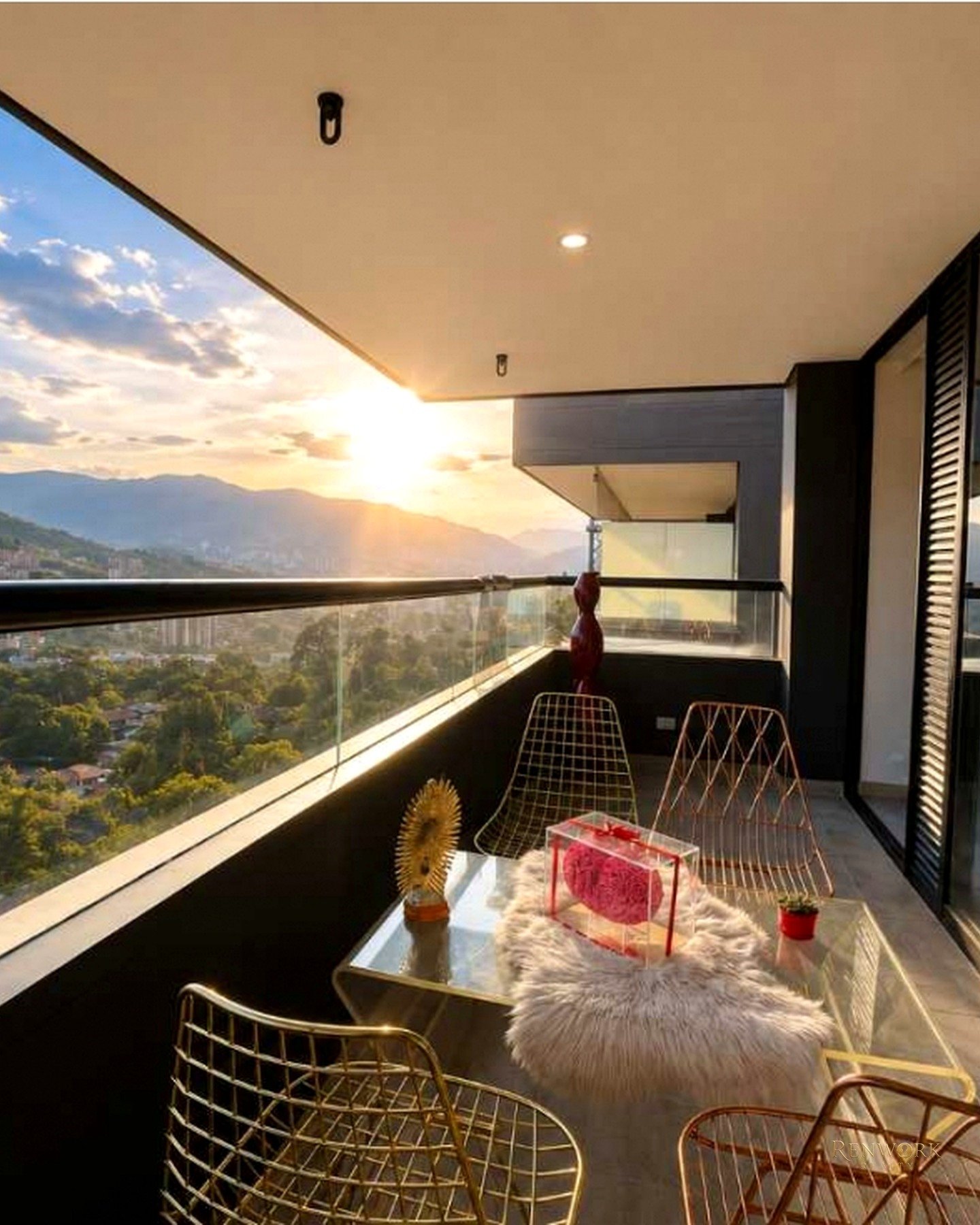 Vista de APARTAMENTO EN ENVIGADO LAS BRUJAS DE 3 HABITACIONES, CON VISTA.
