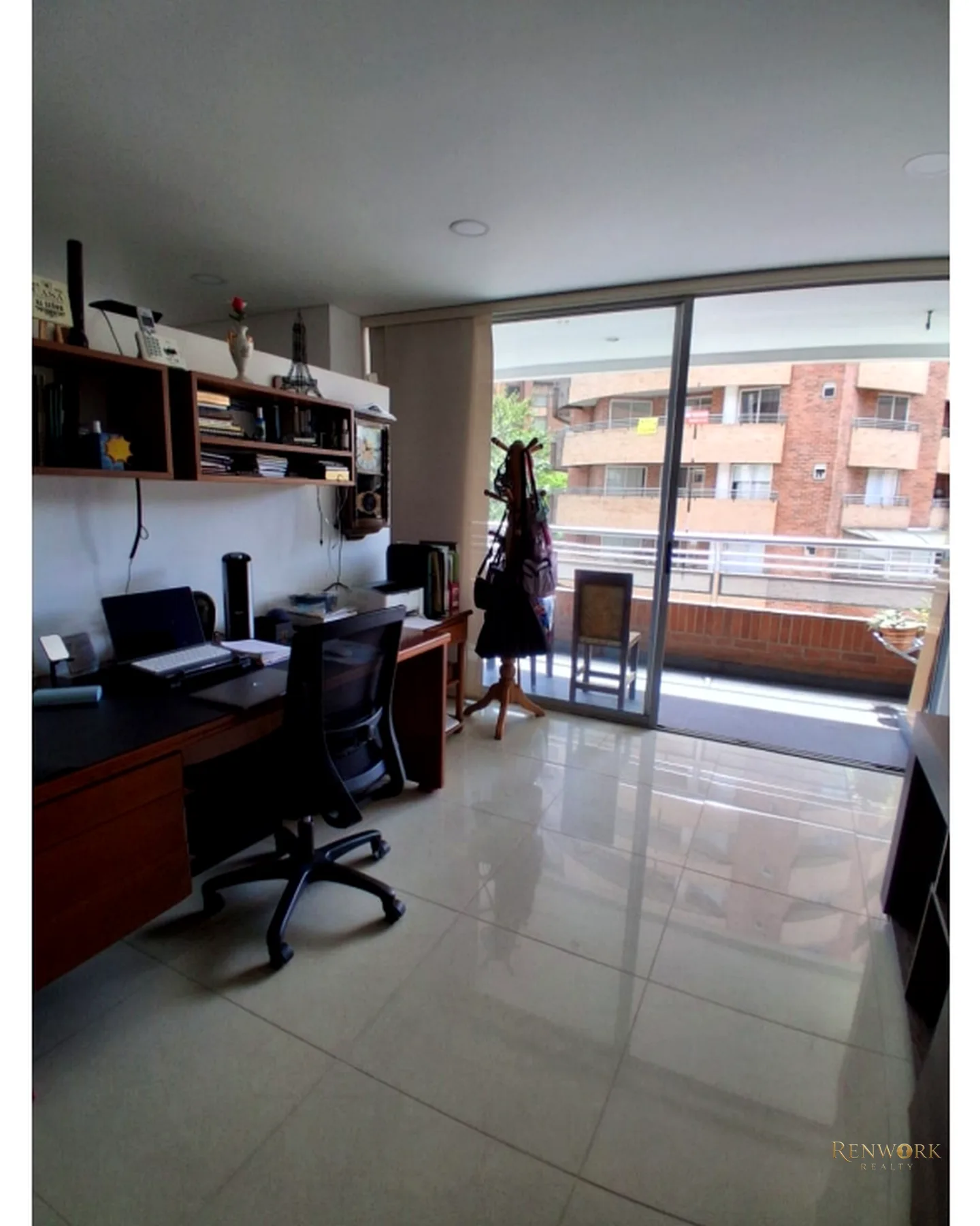 APARTAMENTO EN LAURELES CERCA AL PRIMER PARQUE · foto 4