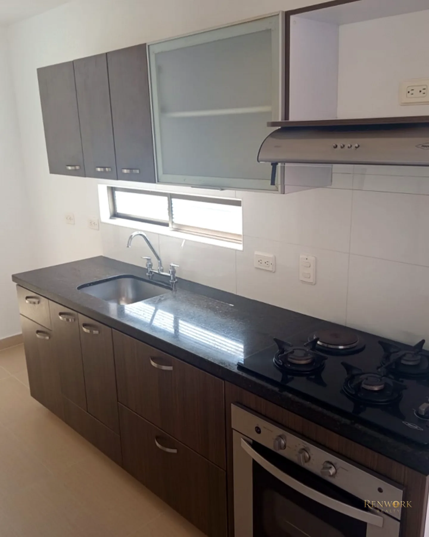 APARTAMENTO EN LAURELES CERCA AL PRIMER PARQUE · foto 5