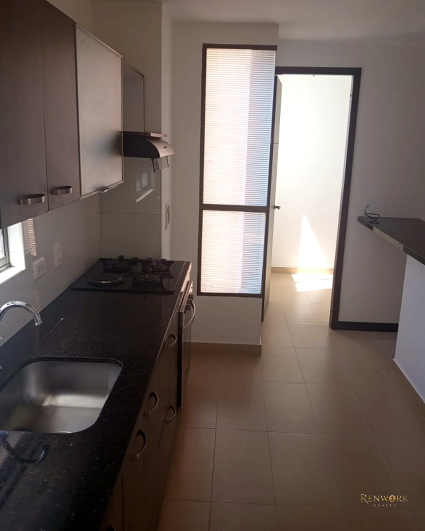 APARTAMENTO EN LAURELES CERCA AL PRIMER PARQUE · foto 4