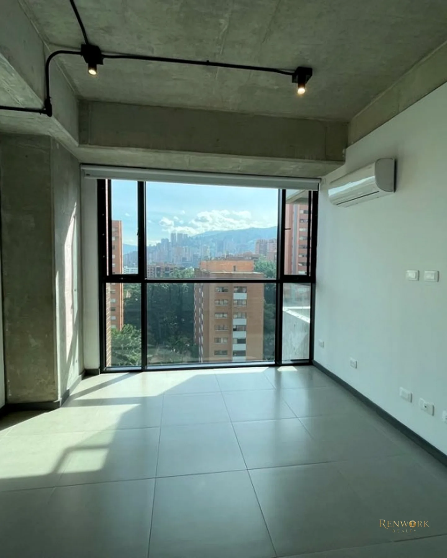 APARTAMENTO EN RENTA/VENTA. EL POBLADO📍 · foto 9