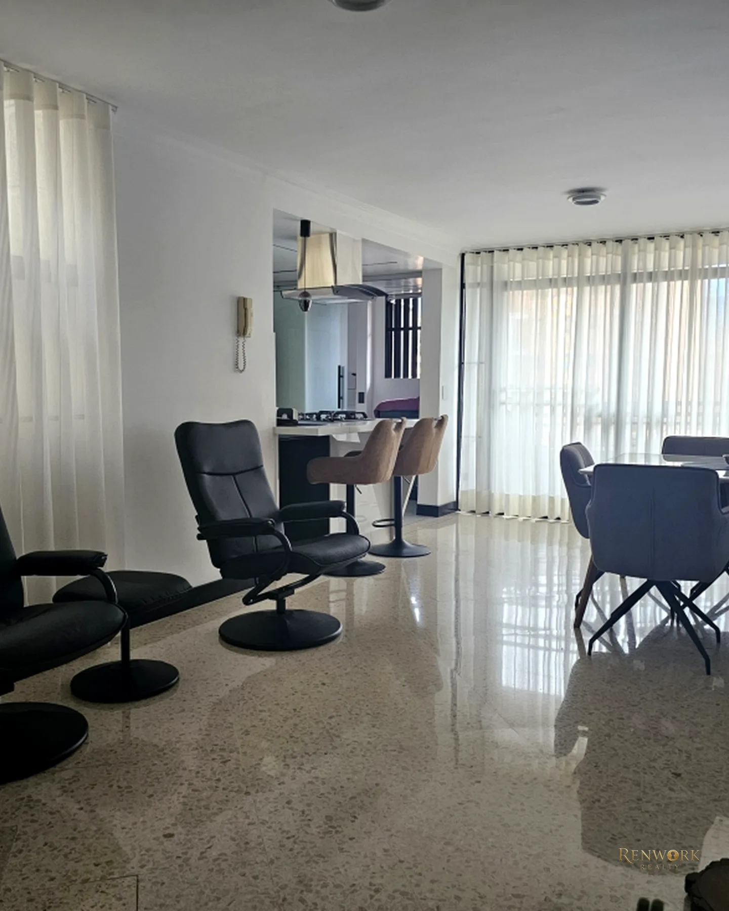 APARTAMENTO EN VENTA CERCA AL SEGUNDO PARQUE DE LAURELES · foto 3
