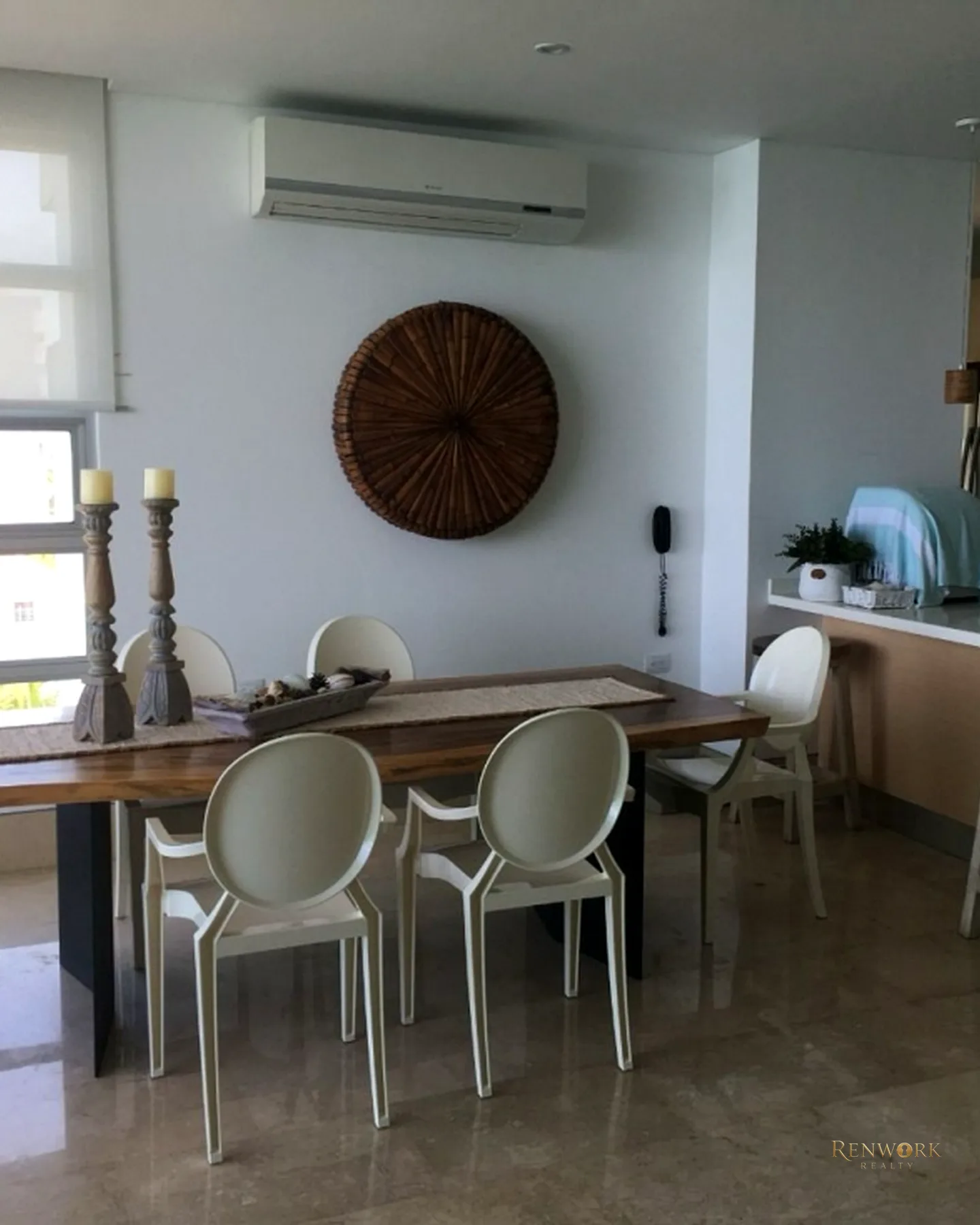 APARTAMENTO EN VENTA COVEÑAS FRENTE AL MAR. · foto 3