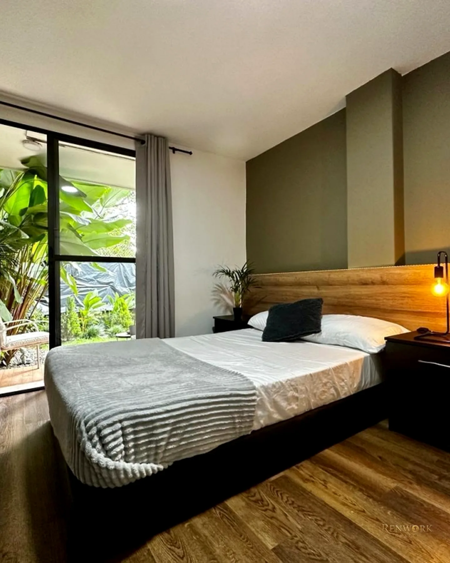 APARTAMENTO EN VENTA EL POBLADO AGUACATALA REMODELADO · foto 17