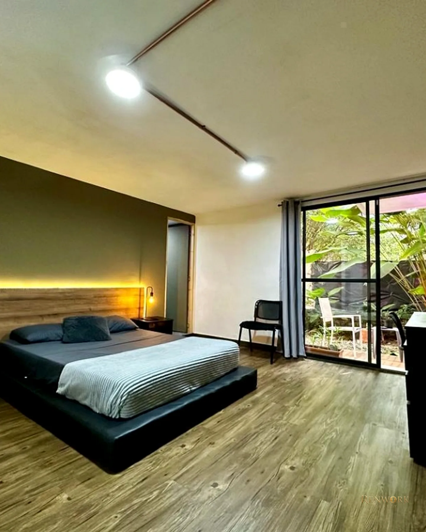 APARTAMENTO EN VENTA EL POBLADO AGUACATALA REMODELADO · foto 7