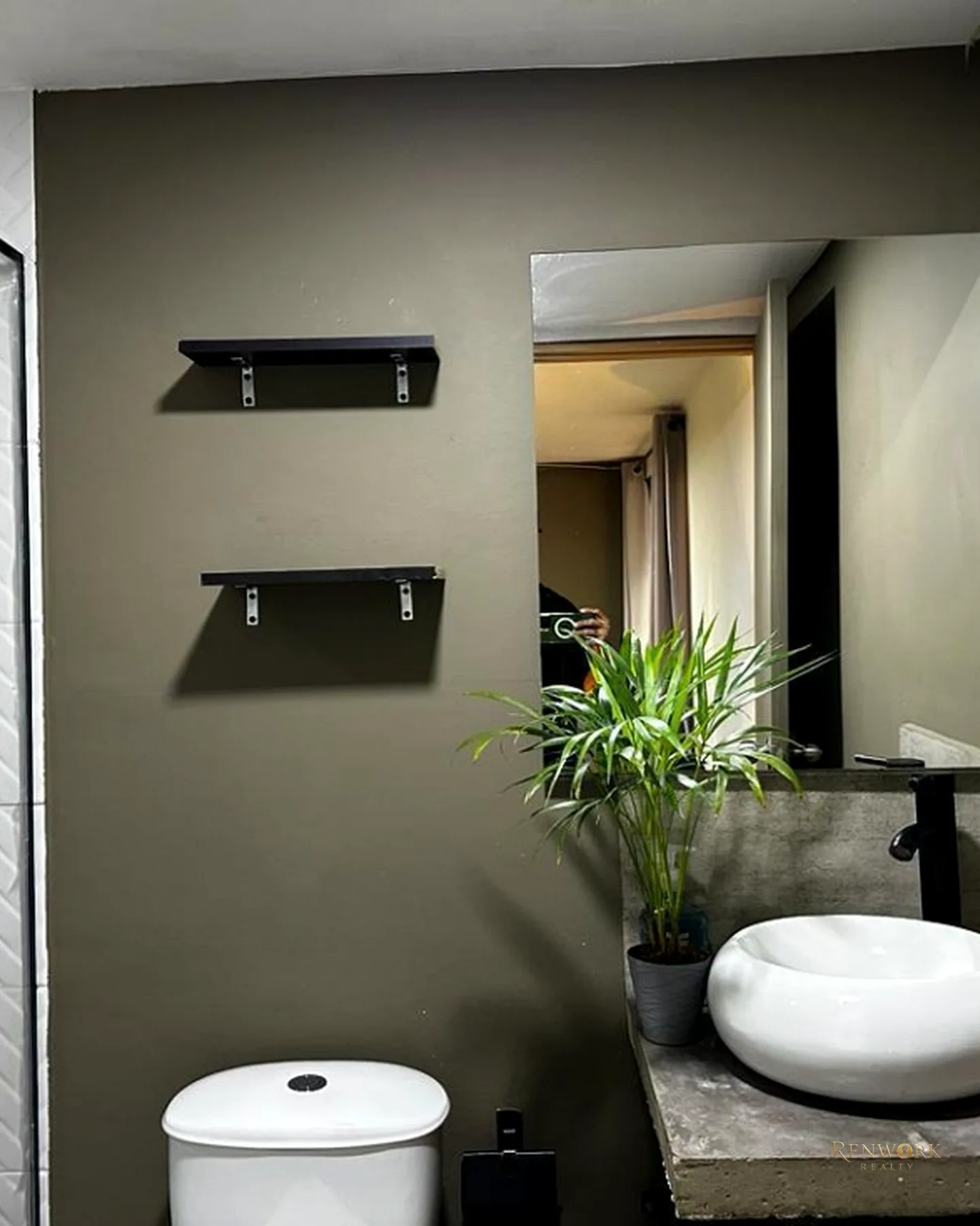 APARTAMENTO EN VENTA EL POBLADO AGUACATALA REMODELADO · foto 4