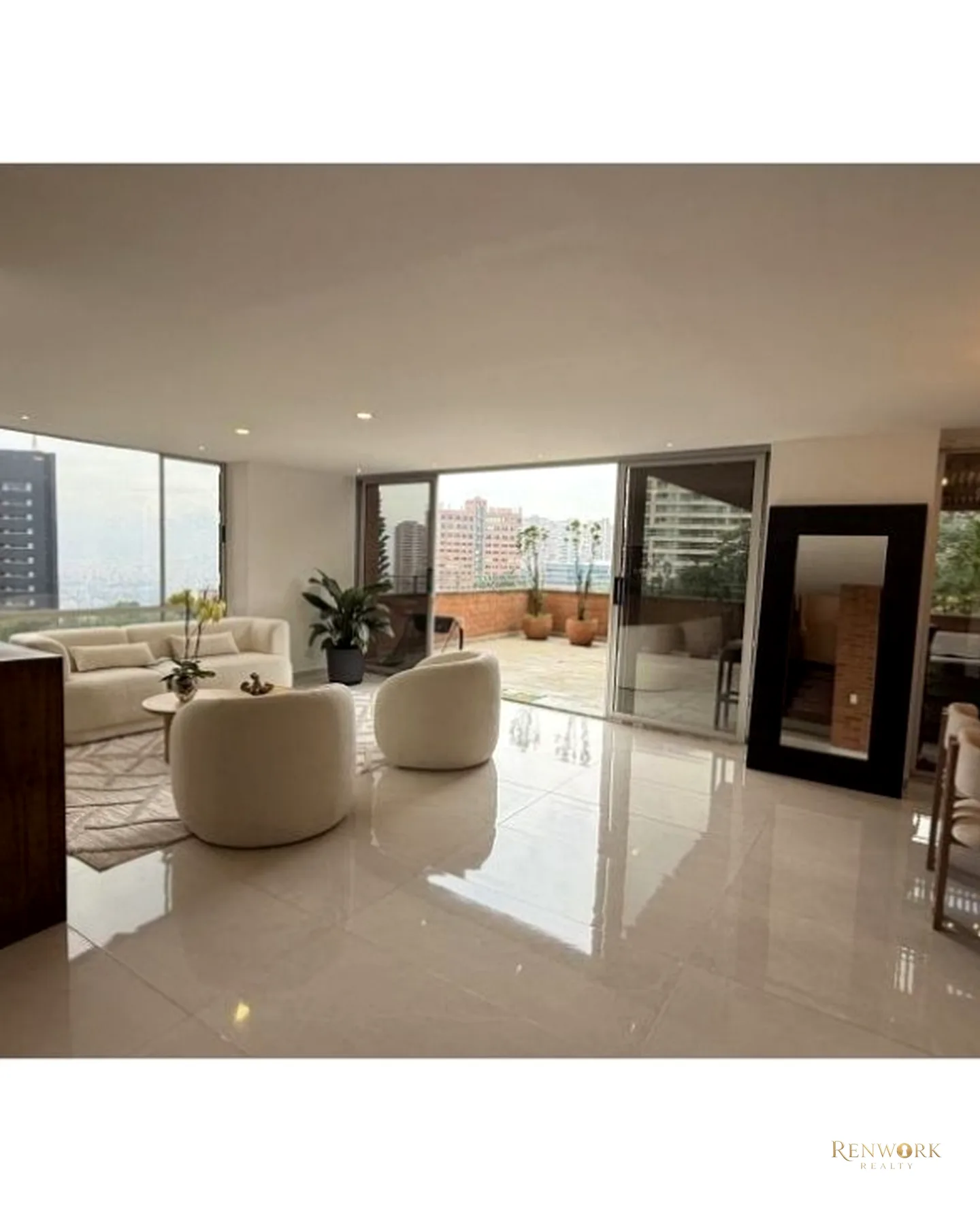 APARTAMENTO EN VENTA EL POBLADO · foto 3