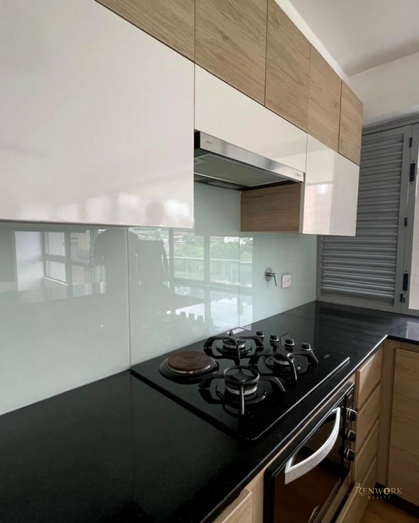 APARTAMENTO EN VENTA EL POBLADO LOMA DE SAN JULIAN · foto 4